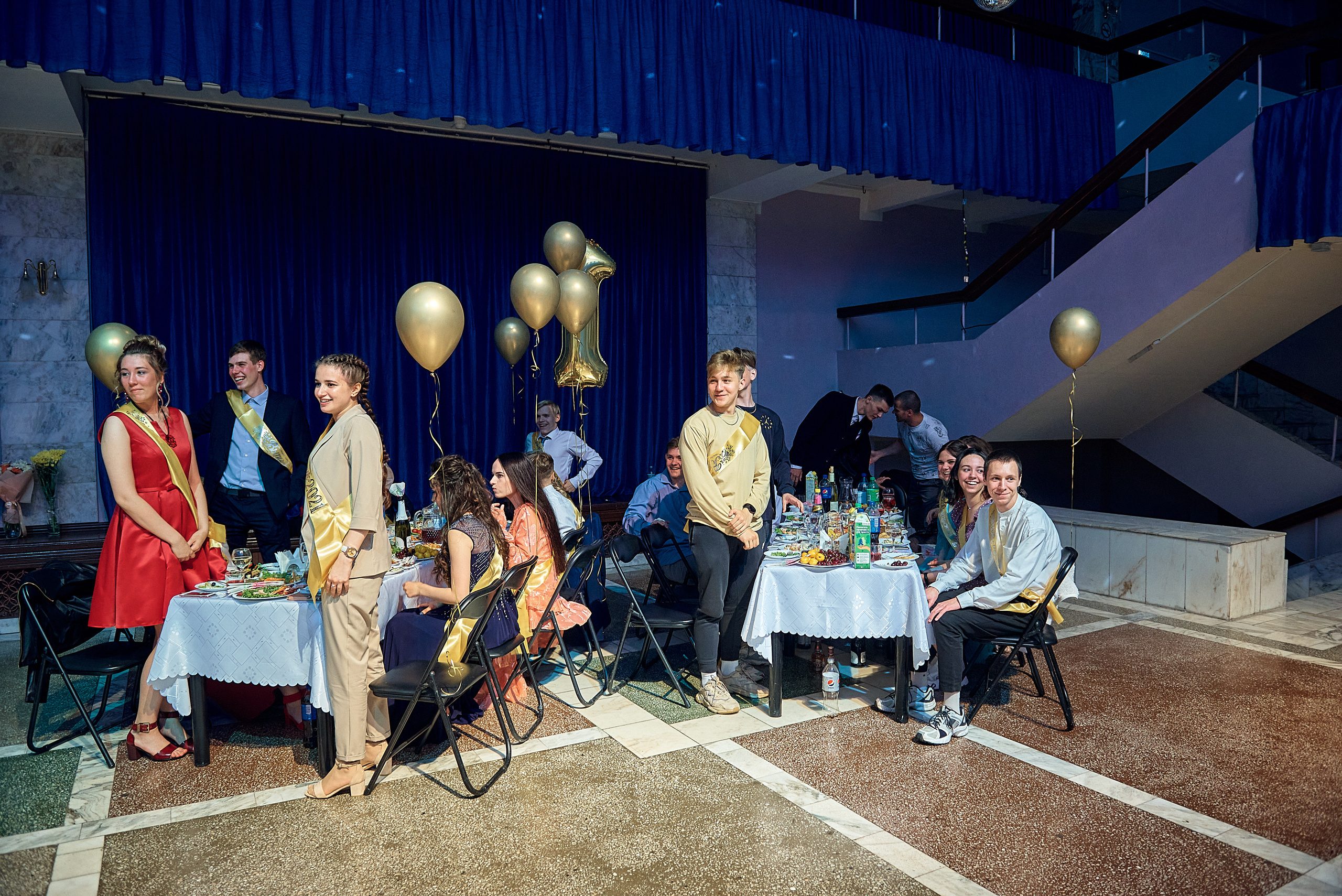 Выпускной 11 кл школа 100 2021 г. Семейный, свадебный, школьный фотограф в Железногорске Целуев Андрей