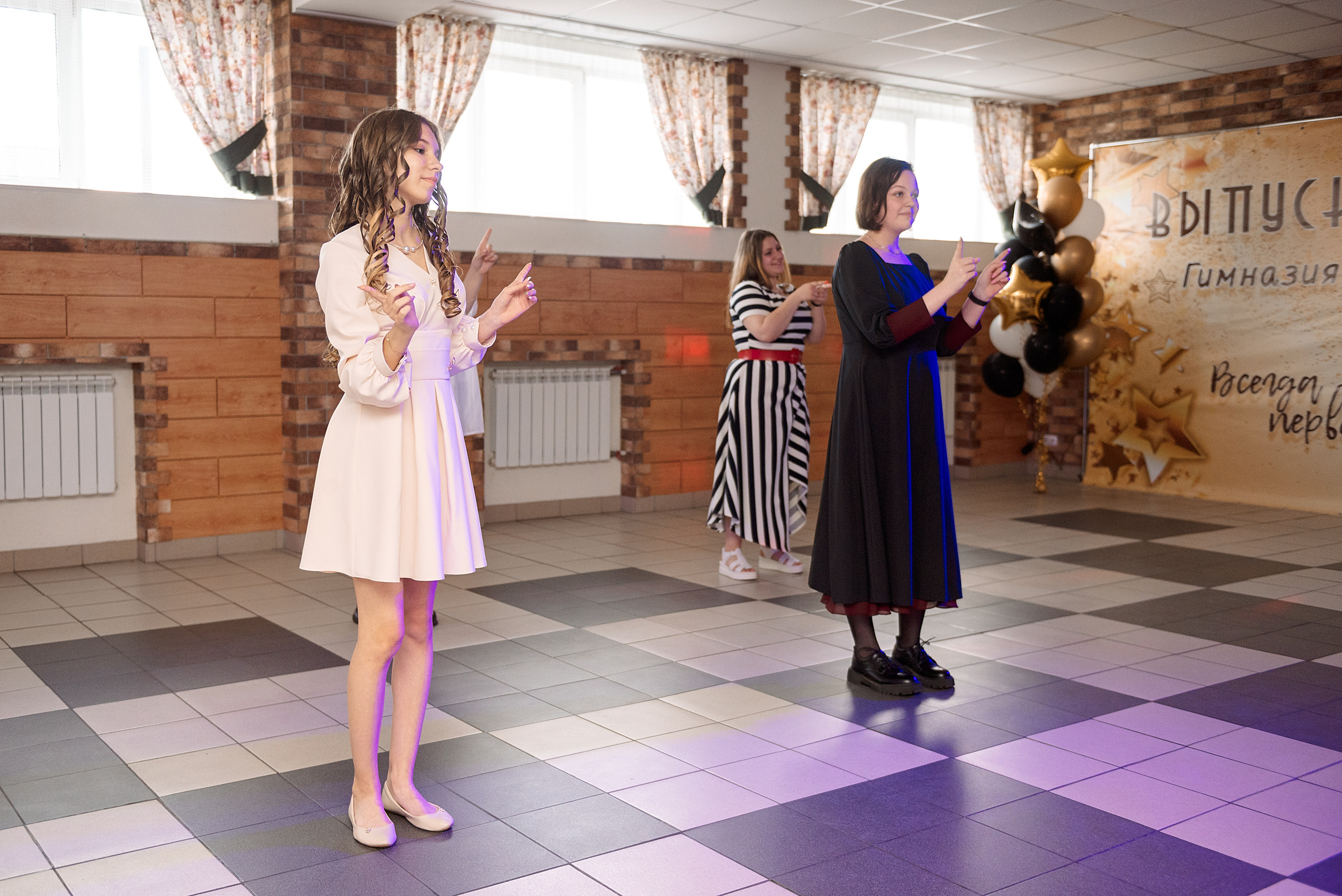 ВЫПУСКНОЙ 9кл. гимназия 91. Семейный, свадебный, школьный фотограф в Железногорске Целуев Андрей