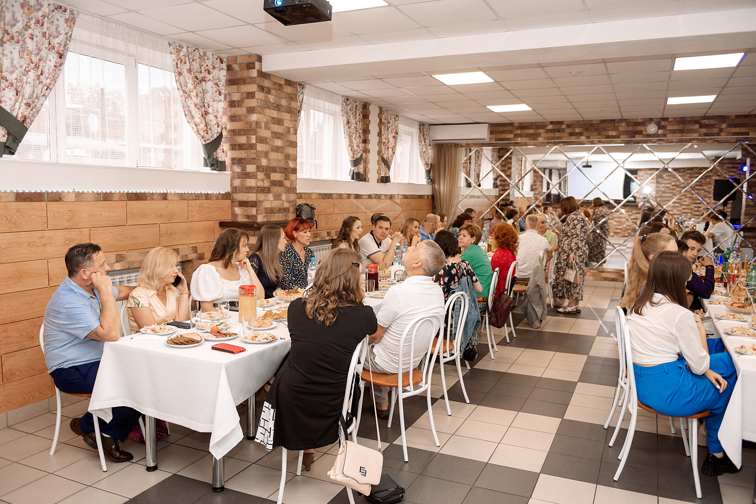 ВЫПУСКНОЙ 9кл. шк.106. Семейный, свадебный, школьный фотограф в Железногорске Целуев Андрей