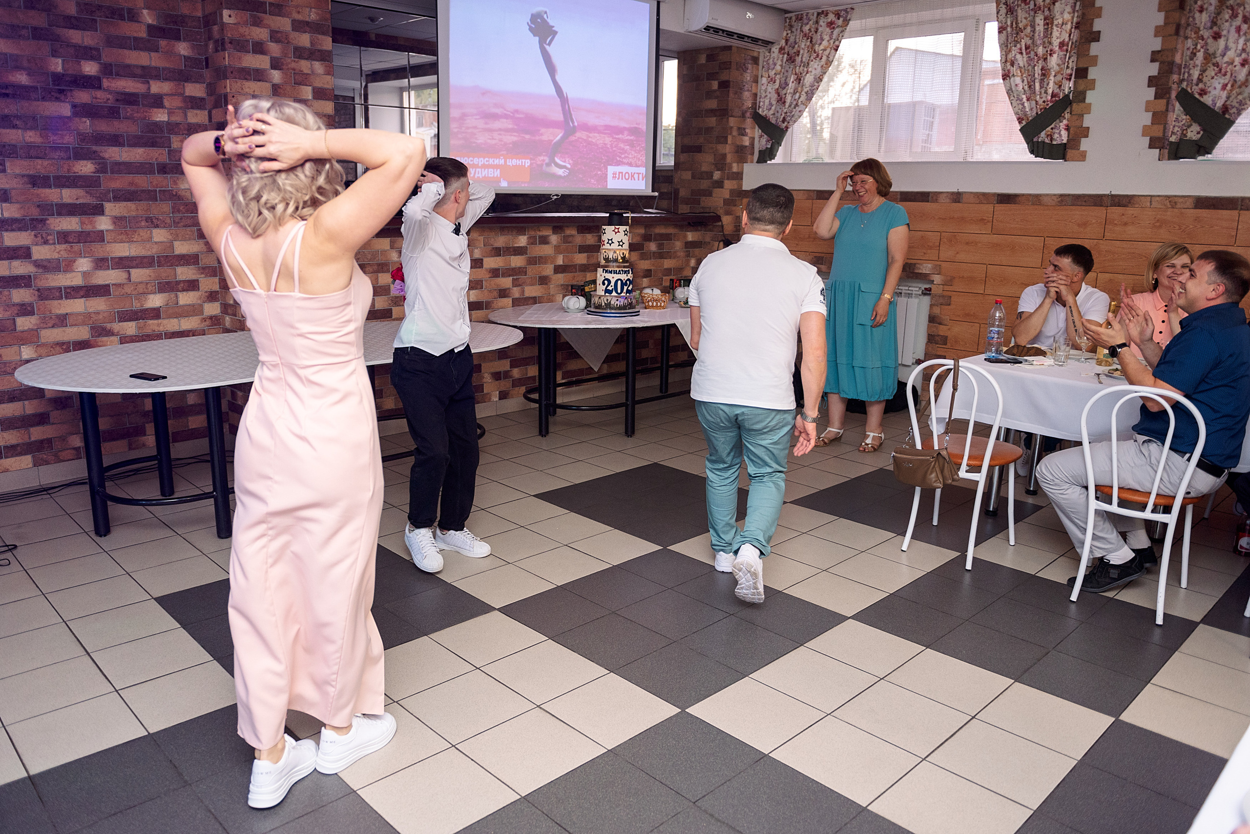 ВЫПУСКНОЙ 9кл. гимназия 91. Семейный, свадебный, школьный фотограф в Железногорске Целуев Андрей