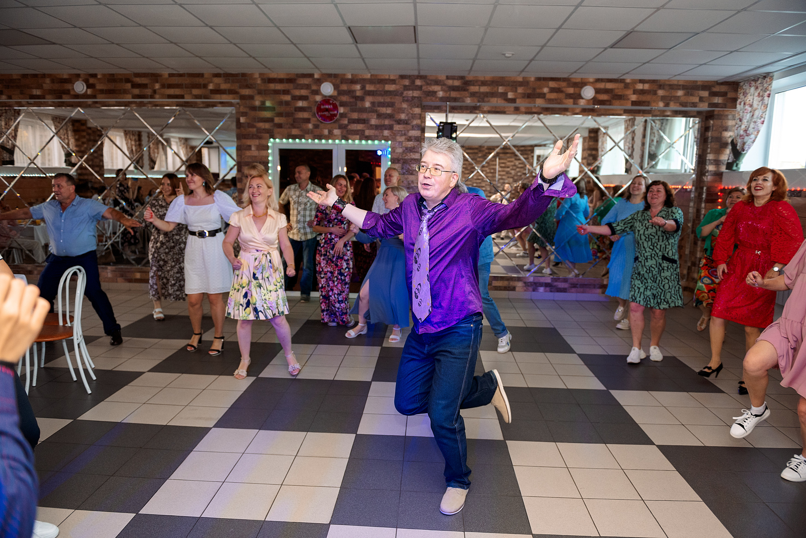 ВЫПУСКНОЙ 9кл. шк.106. Семейный, свадебный, школьный фотограф в Железногорске Целуев Андрей