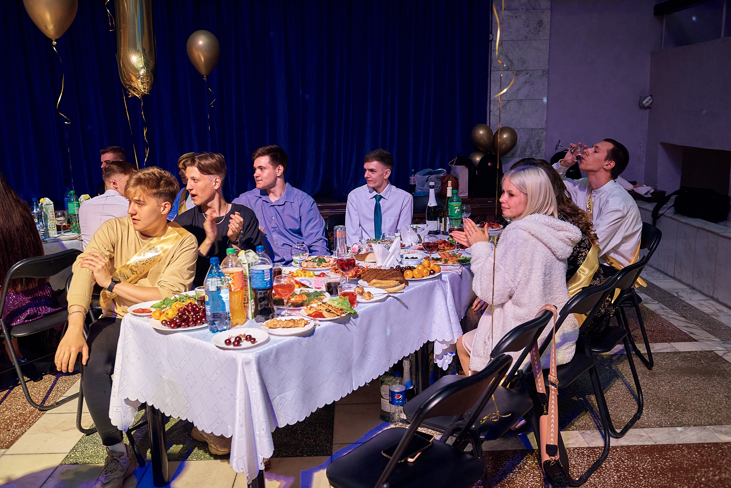 Выпускной 11 кл школа 100 2021 г. Семейный, свадебный, школьный фотограф в Железногорске Целуев Андрей