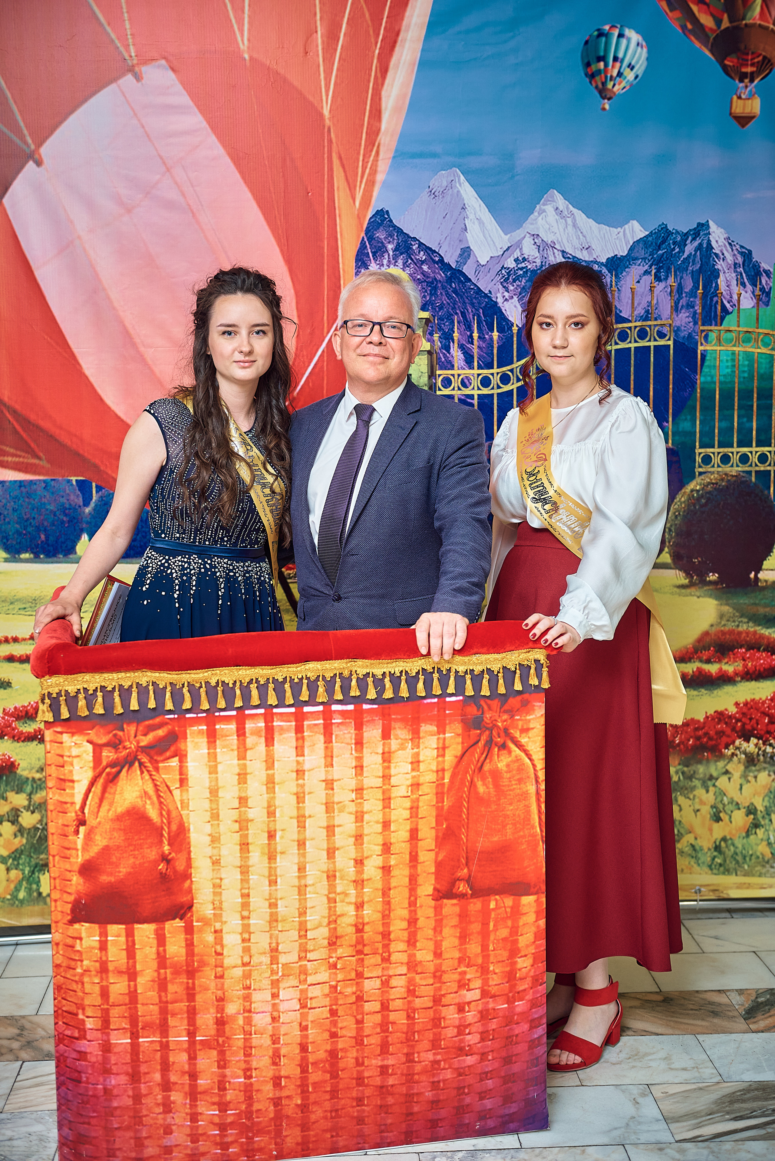 Выпускной 11 кл школа 100 2021 г. Семейный, свадебный, школьный фотограф в Железногорске Целуев Андрей