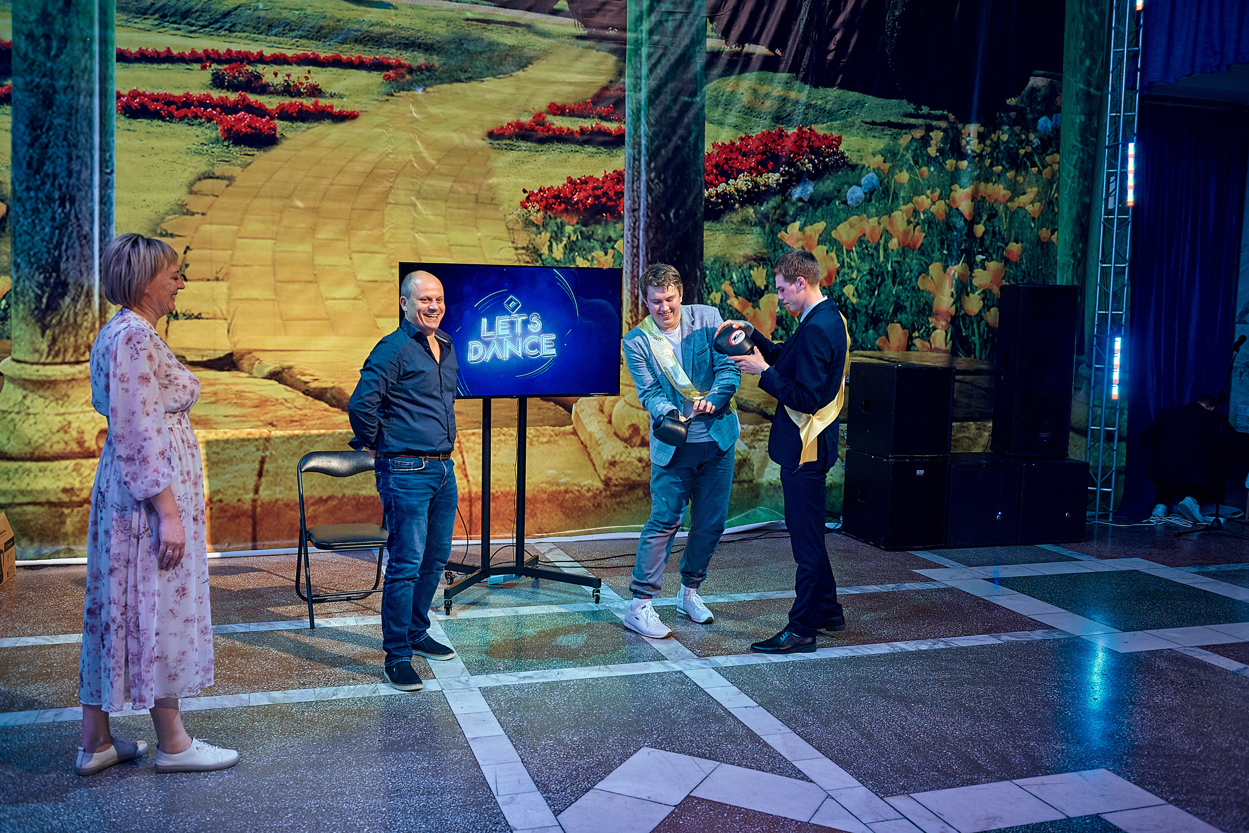 Выпускной 11 кл школа 100 2021 г. Семейный, свадебный, школьный фотограф в Железногорске Целуев Андрей