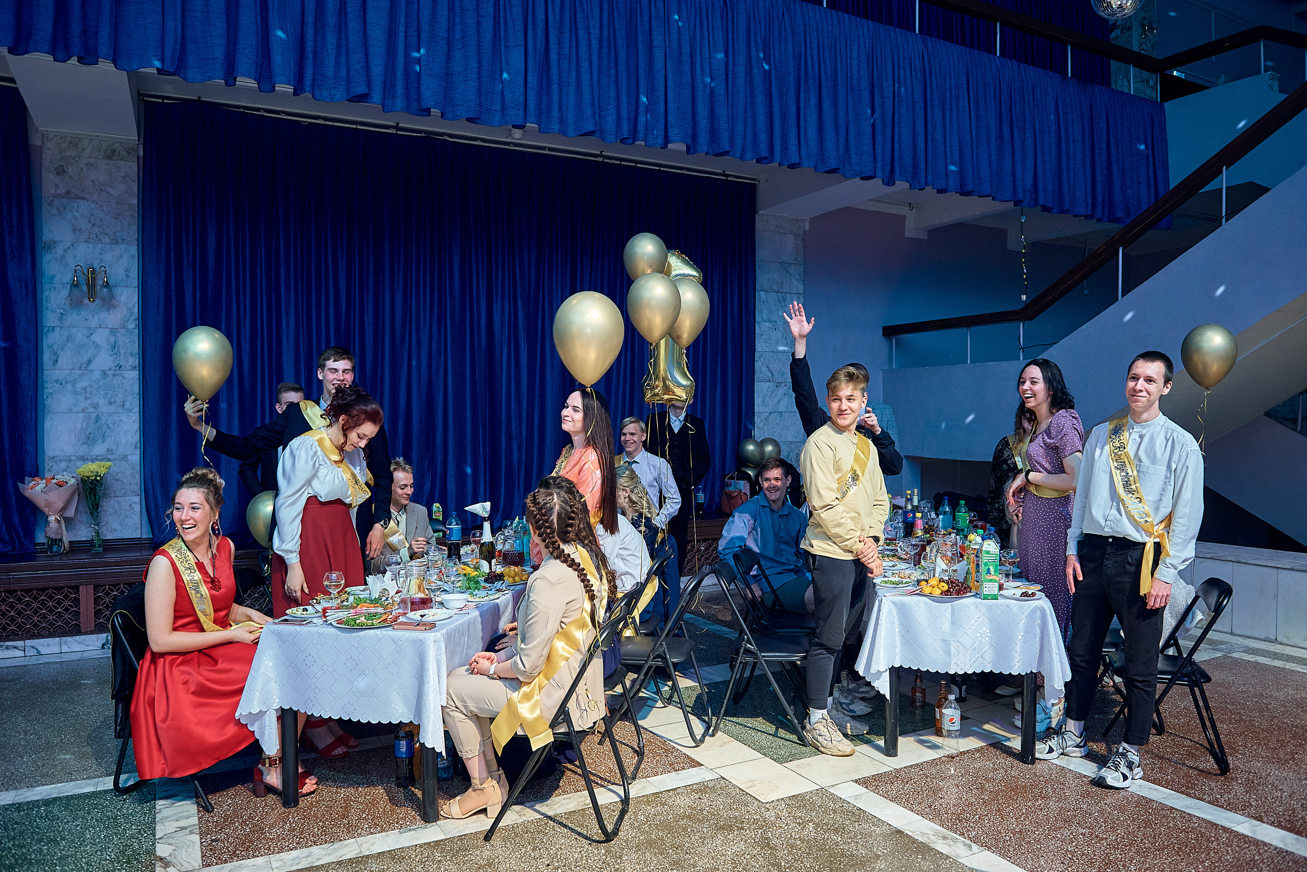 Выпускной 11 кл школа 100 2021 г. Семейный, свадебный, школьный фотограф в Железногорске Целуев Андрей