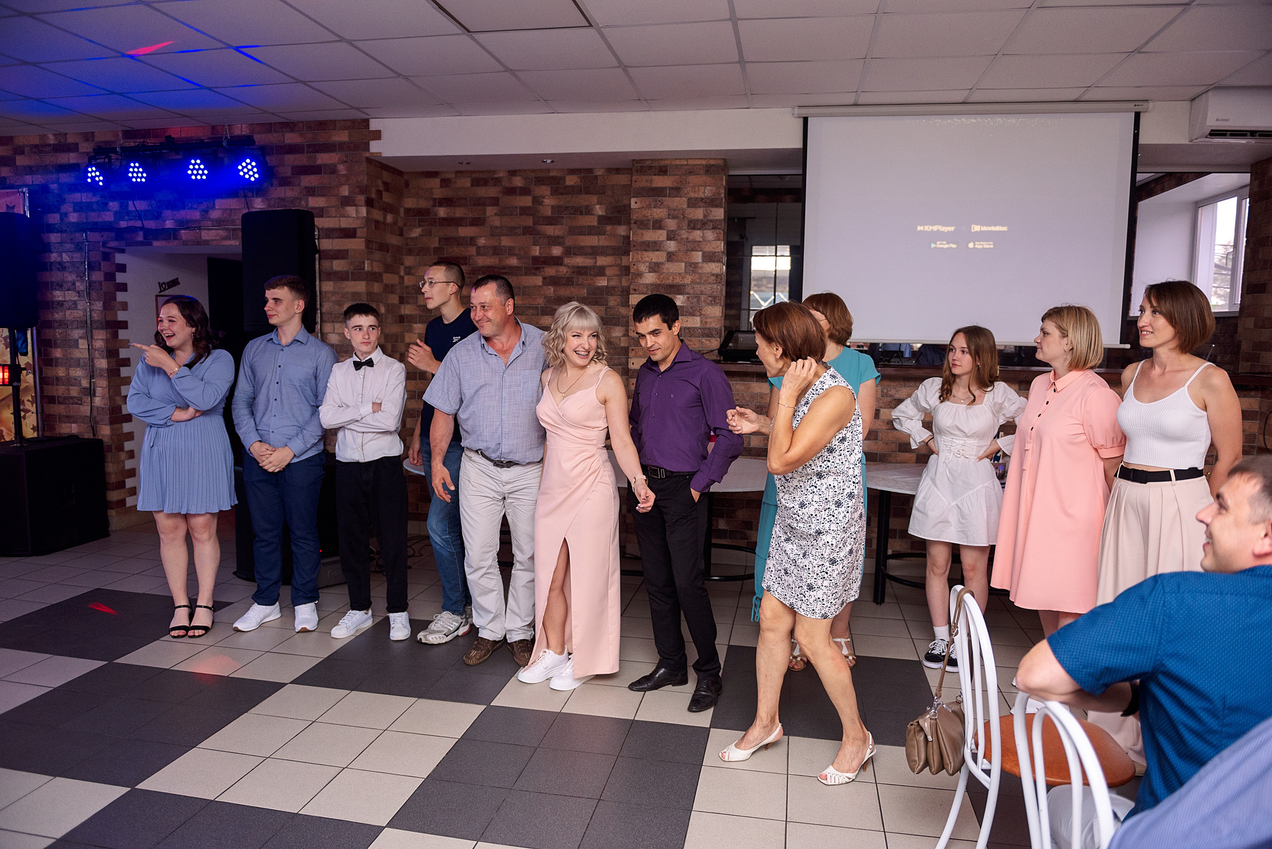 ВЫПУСКНОЙ 9кл. гимназия 91. Семейный, свадебный, школьный фотограф в Железногорске Целуев Андрей