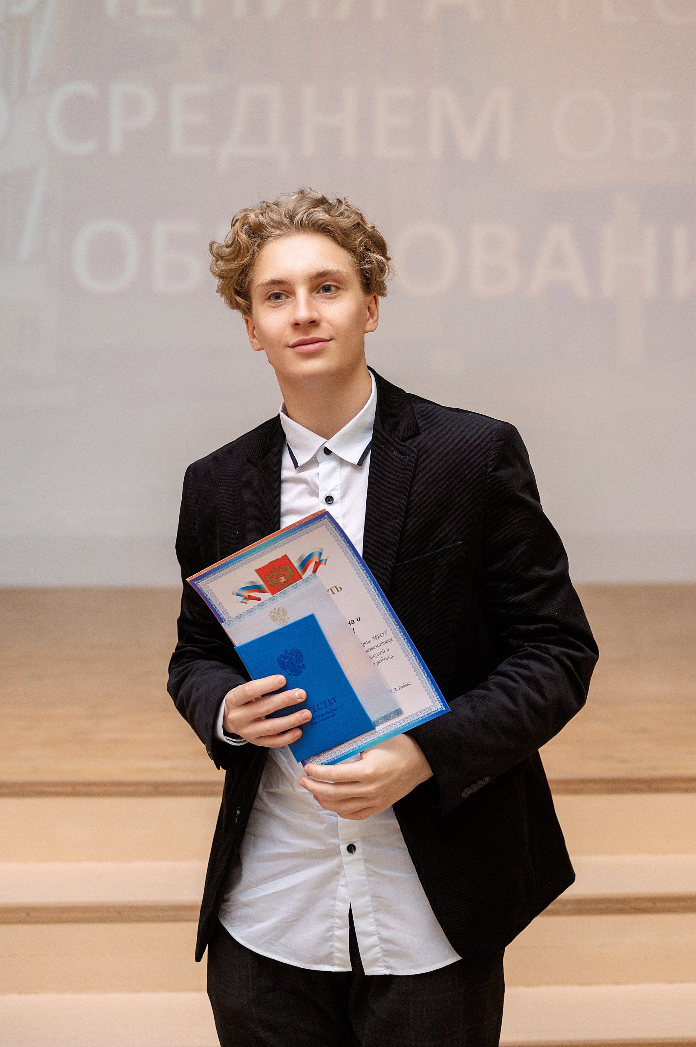 ВЫПУСКНОЙ 11А шк106. Семейный, свадебный, школьный фотограф в Железногорске Целуев Андрей