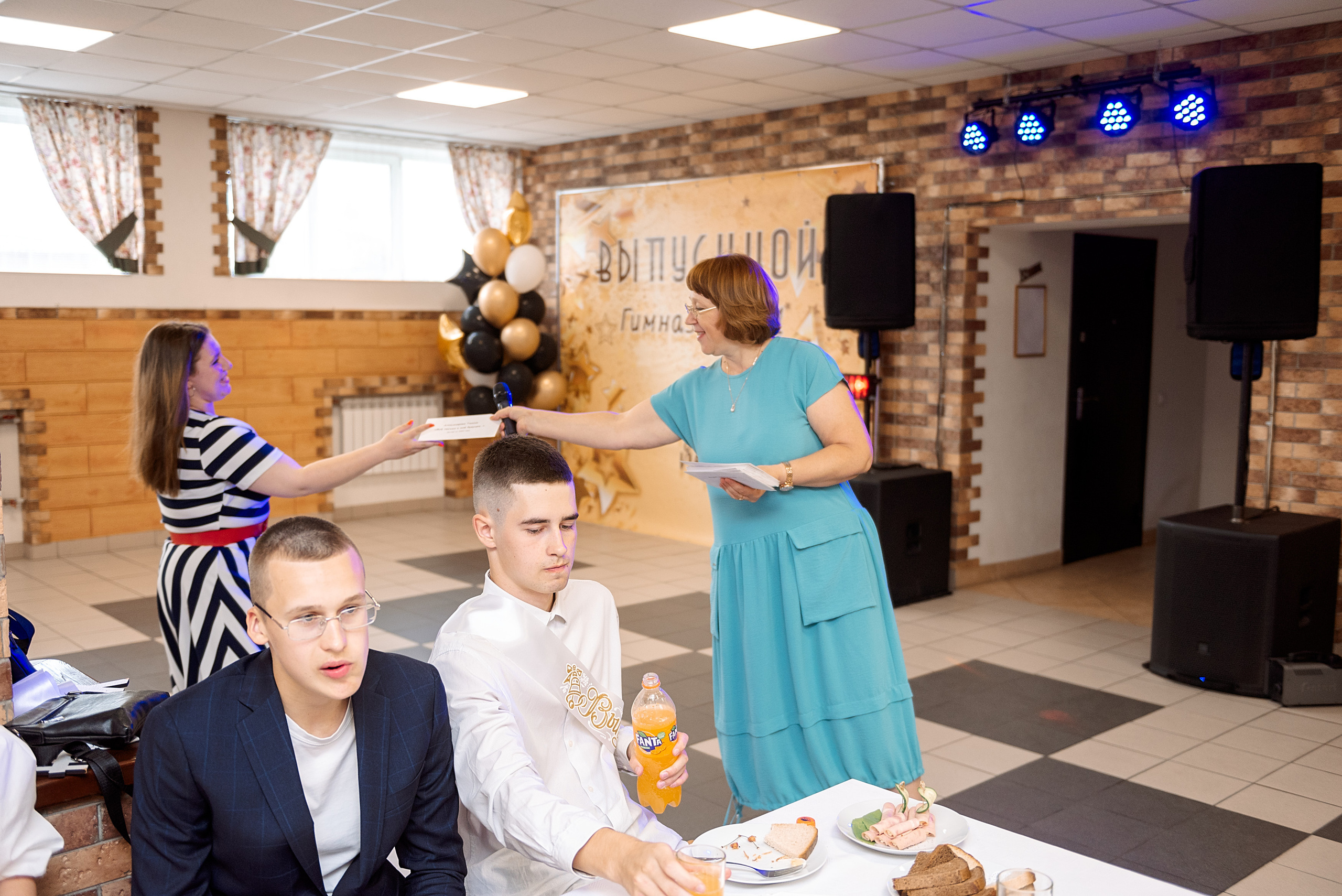 ВЫПУСКНОЙ 9кл. гимназия 91. Семейный, свадебный, школьный фотограф в Железногорске Целуев Андрей