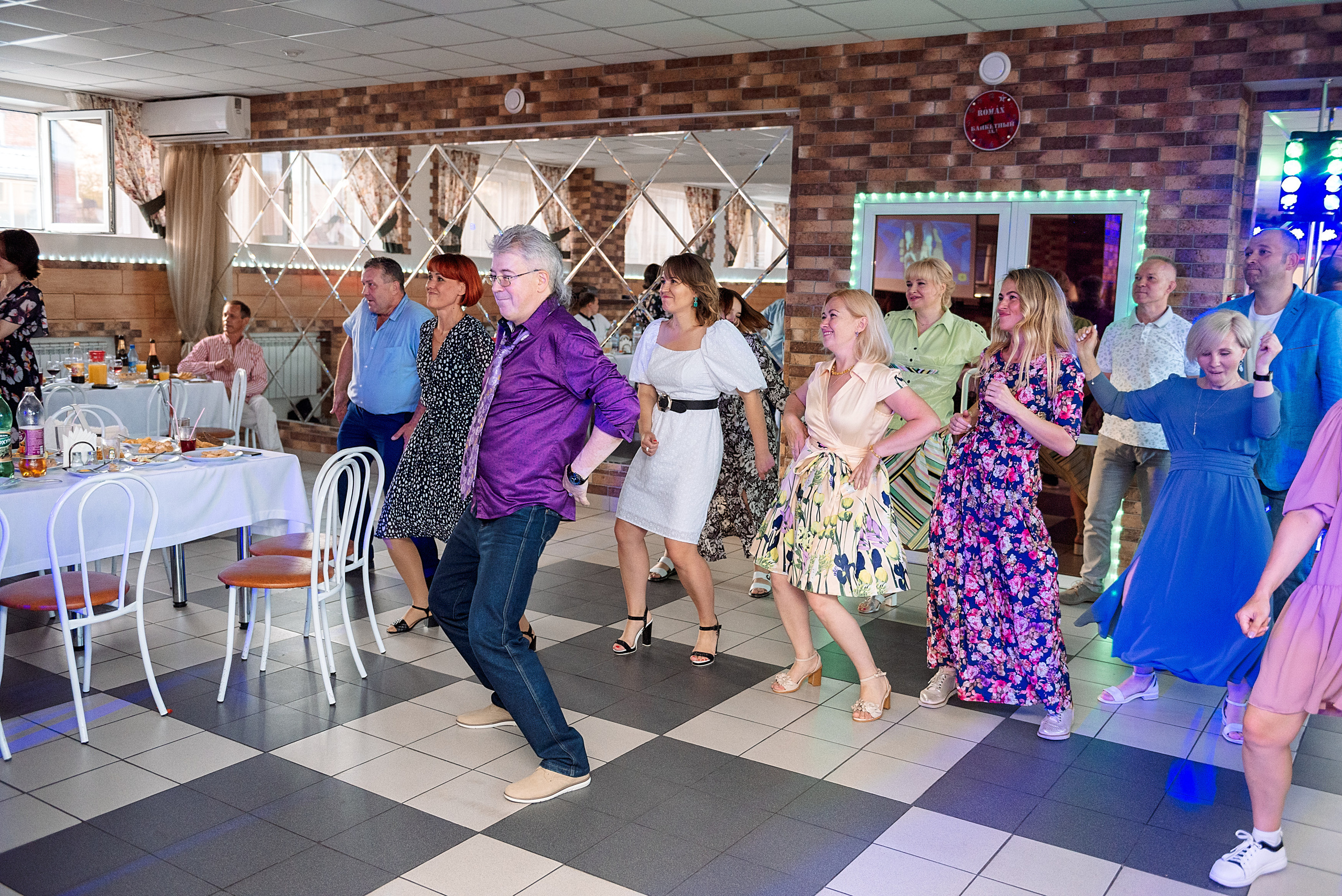 ВЫПУСКНОЙ 9кл. шк.106. Семейный, свадебный, школьный фотограф в Железногорске Целуев Андрей