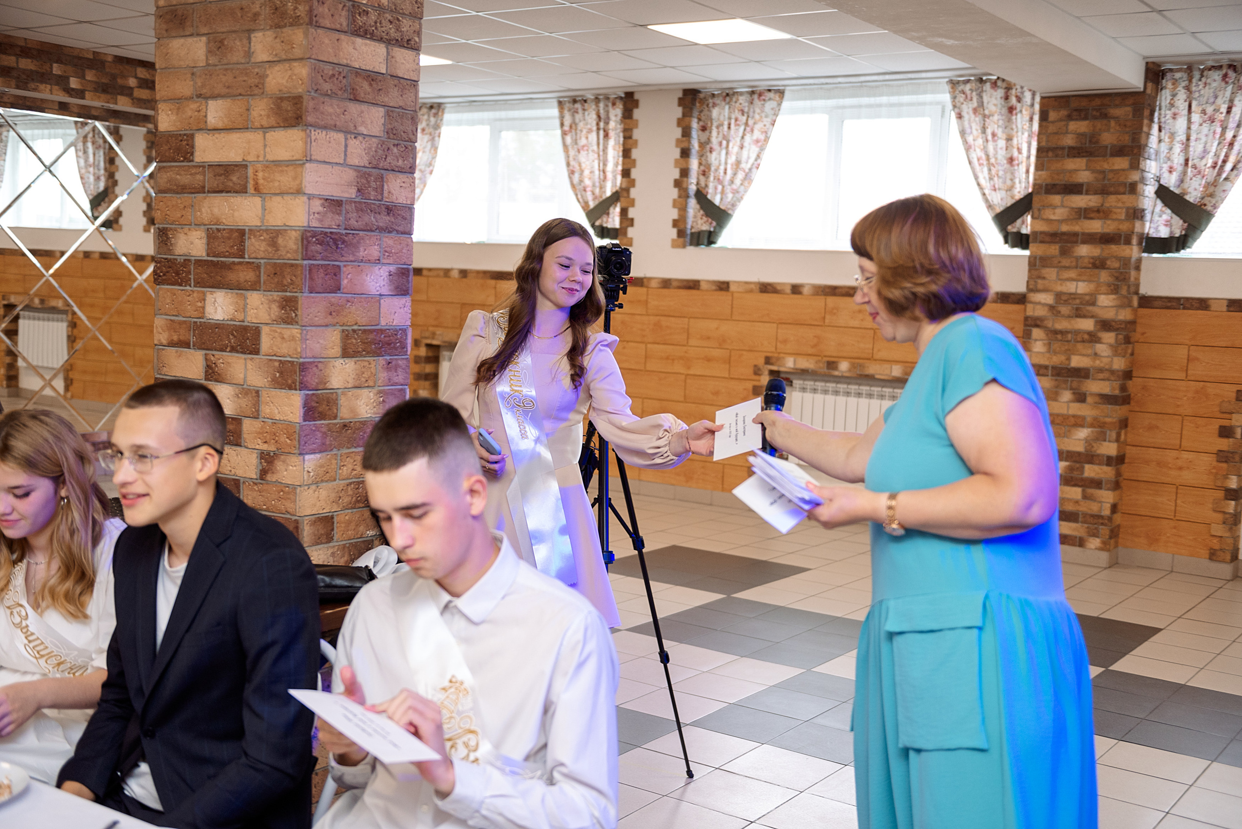 ВЫПУСКНОЙ 9кл. гимназия 91. Семейный, свадебный, школьный фотограф в Железногорске Целуев Андрей