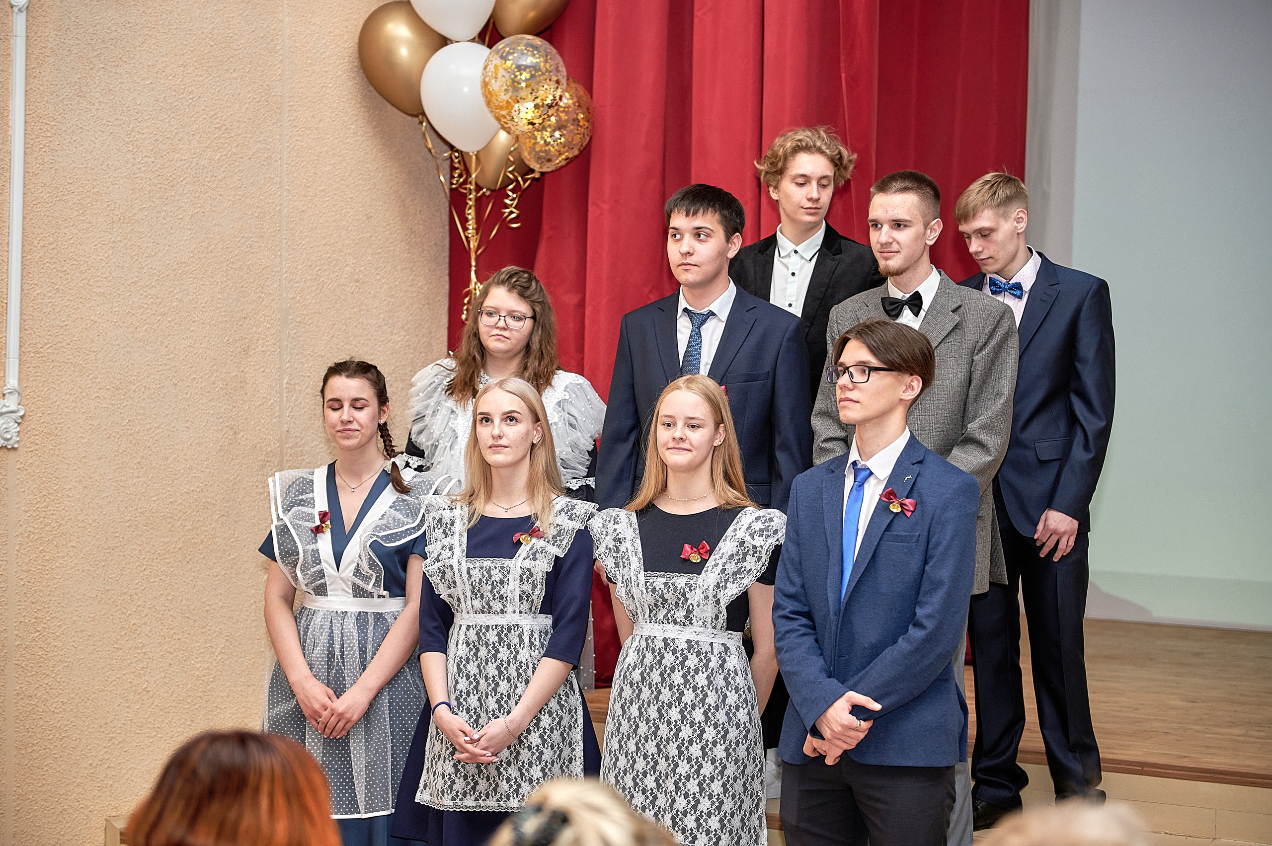 Последний звонок шк. 106 2022. Семейный, свадебный, школьный фотограф в Железногорске Целуев Андрей