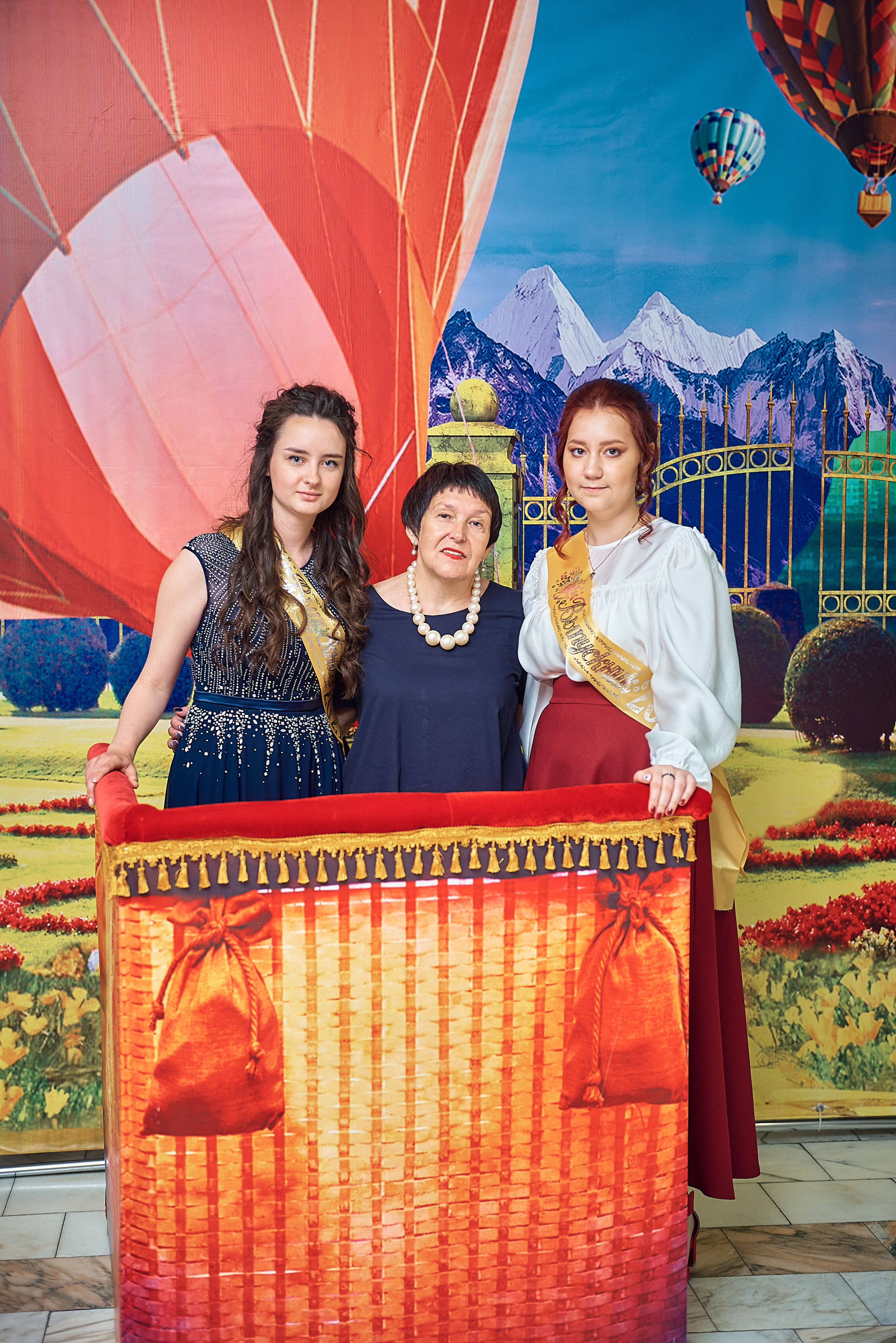 Выпускной 11 кл школа 100 2021 г. Семейный, свадебный, школьный фотограф в Железногорске Целуев Андрей