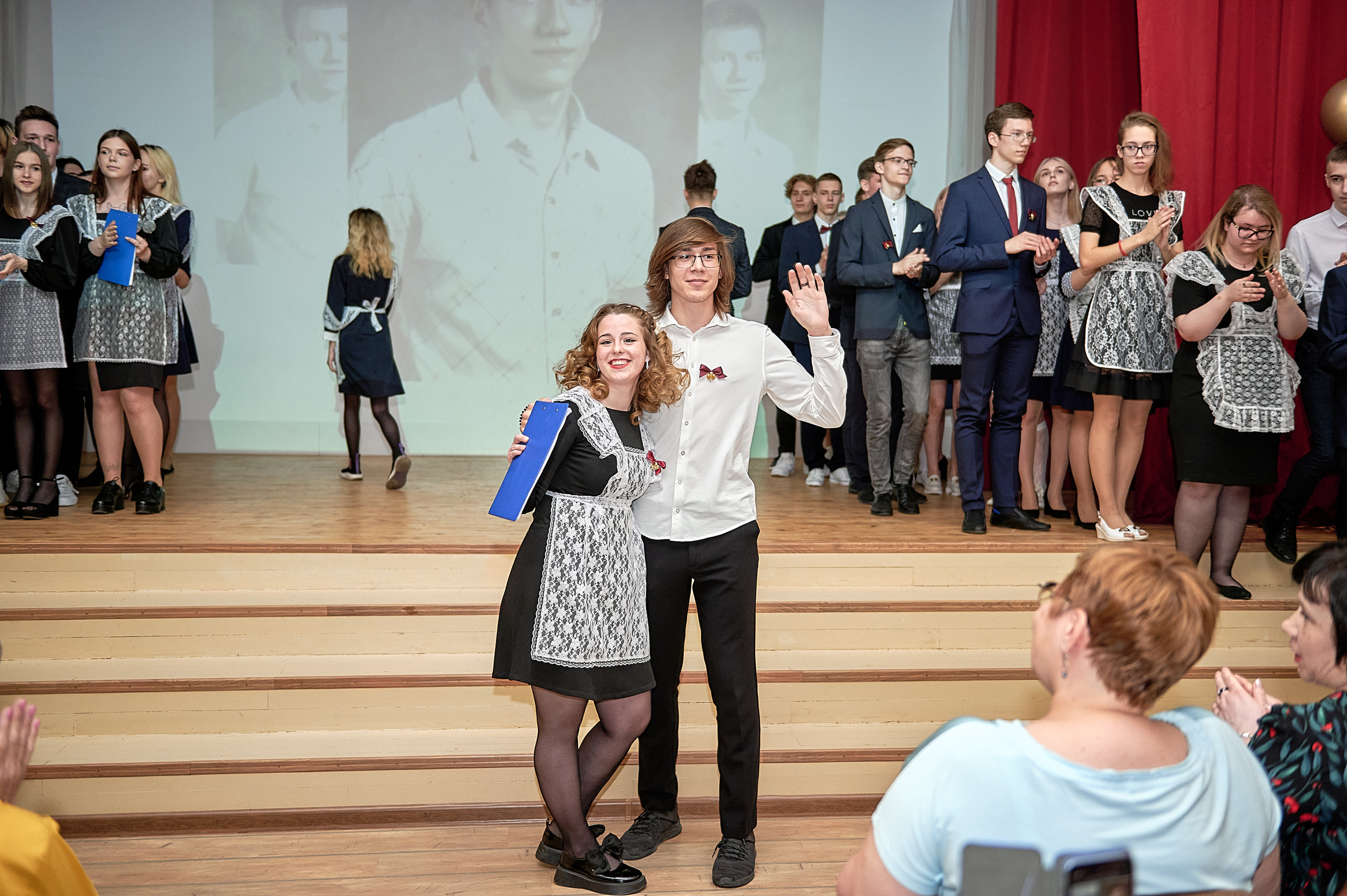 Последний звонок шк. 106 2022. Семейный, свадебный, школьный фотограф в Железногорске Целуев Андрей