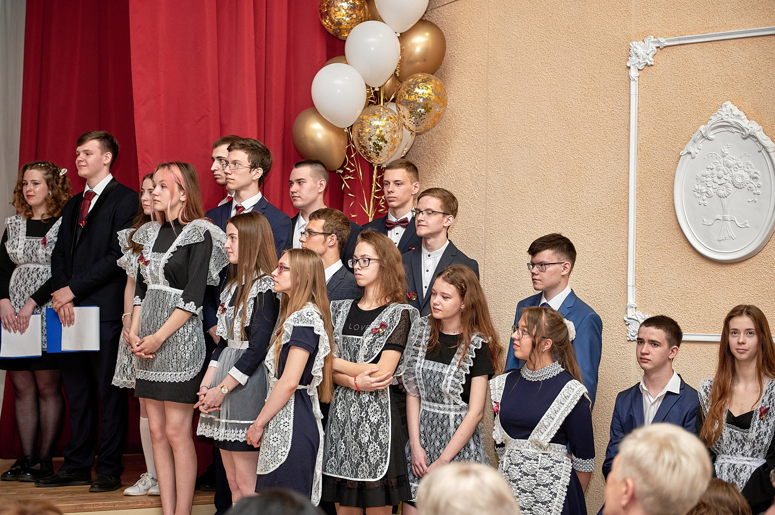 Последний звонок шк. 106 2022. Семейный, свадебный, школьный фотограф в Железногорске Целуев Андрей