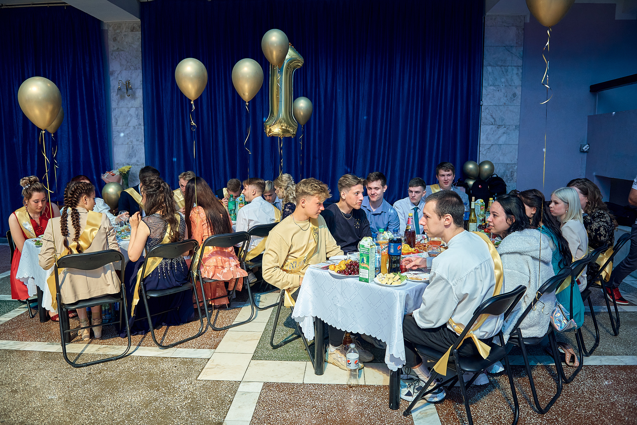 Выпускной 11 кл школа 100 2021 г. Семейный, свадебный, школьный фотограф в Железногорске Целуев Андрей