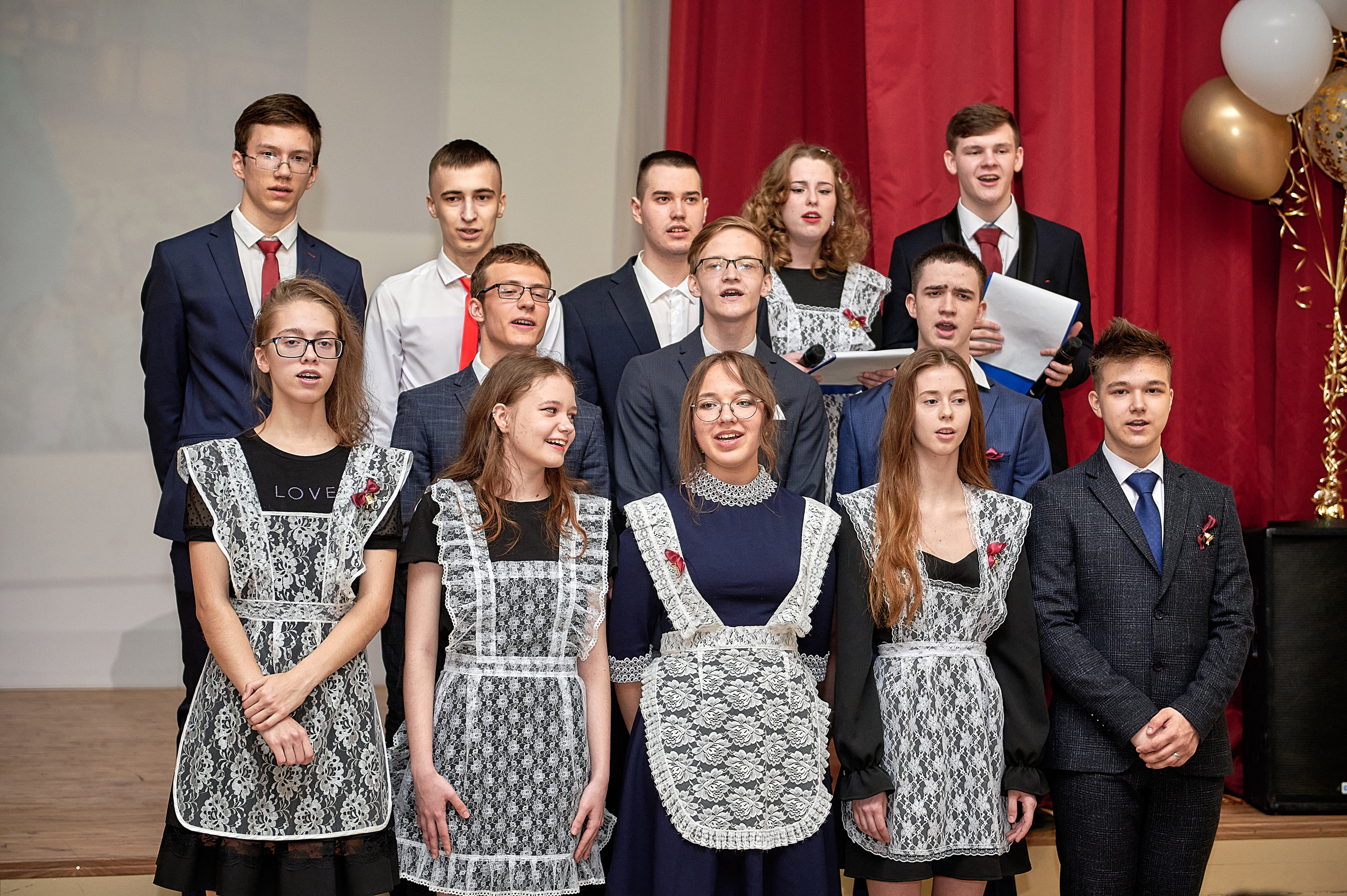 Последний звонок шк. 106 2022. Семейный, свадебный, школьный фотограф в Железногорске Целуев Андрей