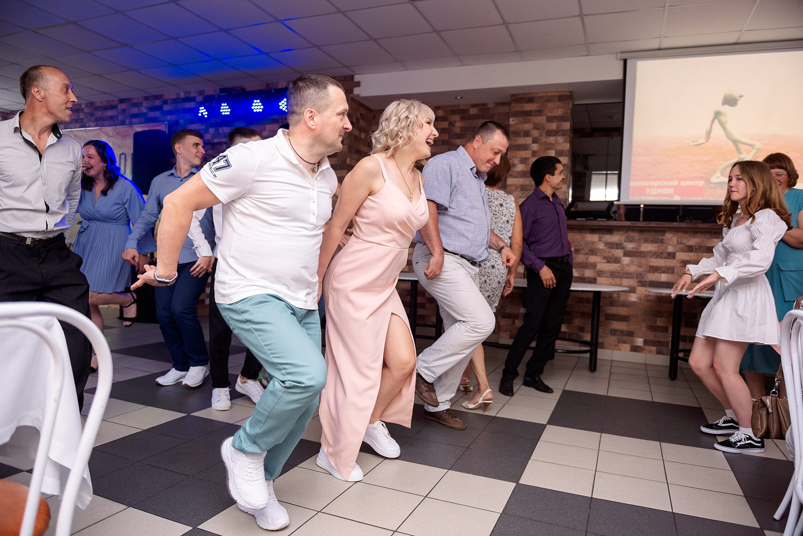 ВЫПУСКНОЙ 9кл. гимназия 91. Семейный, свадебный, школьный фотограф в Железногорске Целуев Андрей