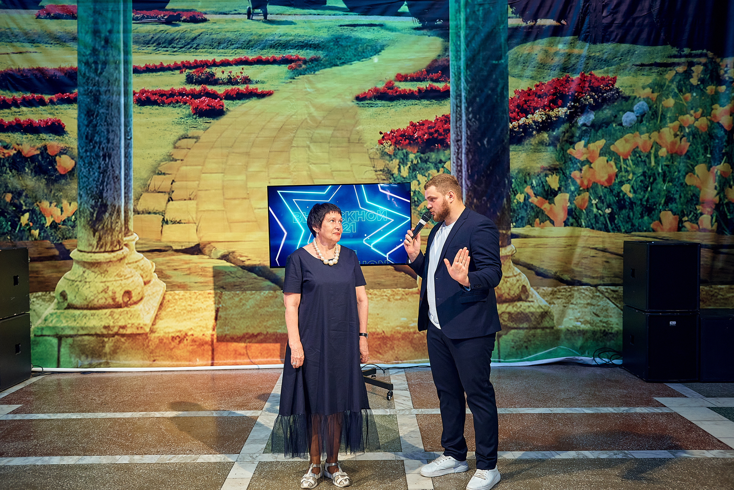 Выпускной 11 кл школа 100 2021 г. Семейный, свадебный, школьный фотограф в Железногорске Целуев Андрей