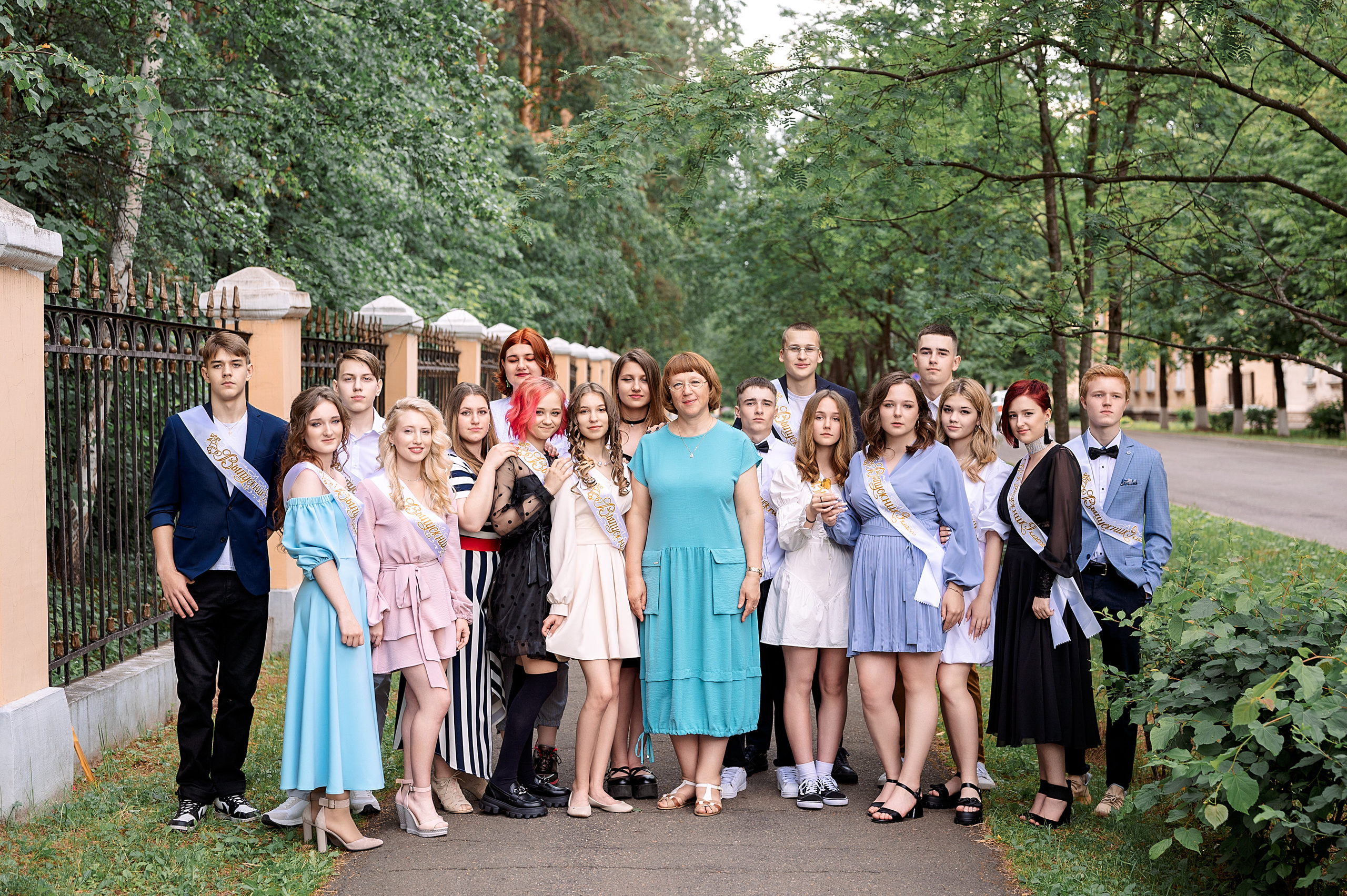 ВЫПУСКНОЙ 9кл. гимназия 91. Семейный, свадебный, школьный фотограф в Железногорске Целуев Андрей