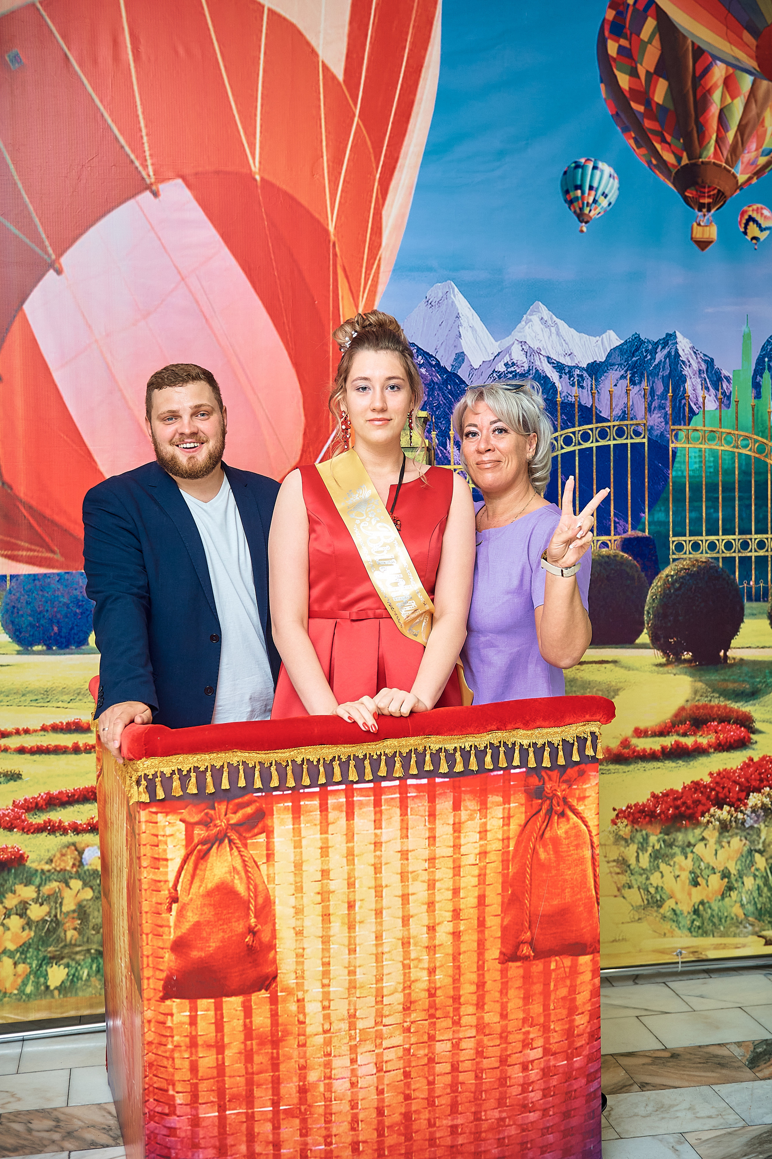 Выпускной 11 кл школа 100 2021 г. Семейный, свадебный, школьный фотограф в Железногорске Целуев Андрей