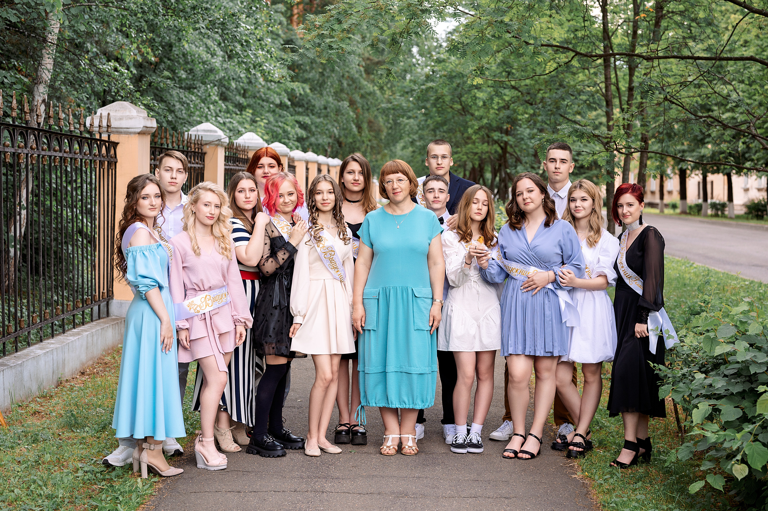 ВЫПУСКНОЙ 9кл. гимназия 91. Семейный, свадебный, школьный фотограф в Железногорске Целуев Андрей