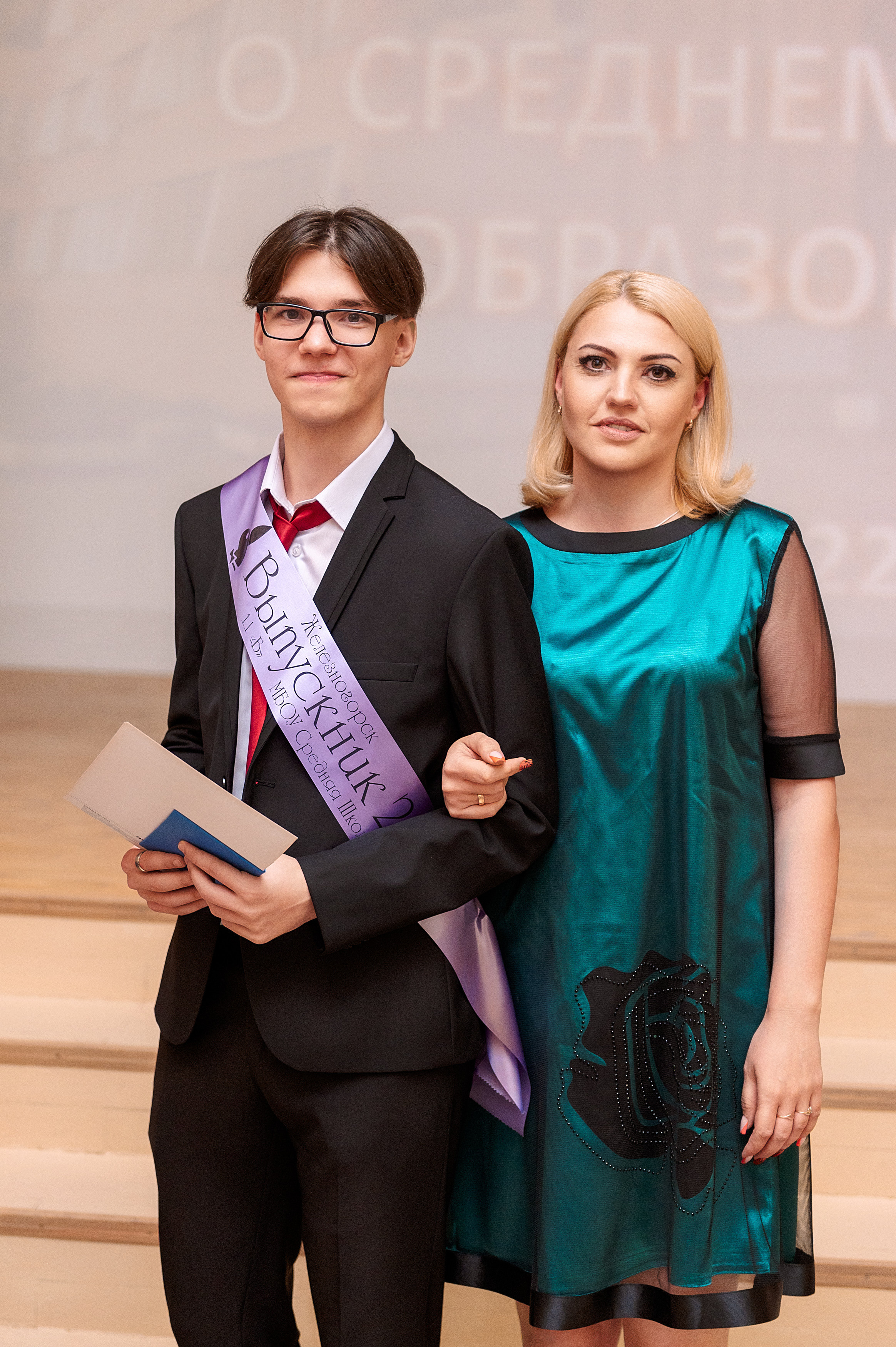 ВЫПУСКНОЙ 11А шк106. Семейный, свадебный, школьный фотограф в Железногорске Целуев Андрей