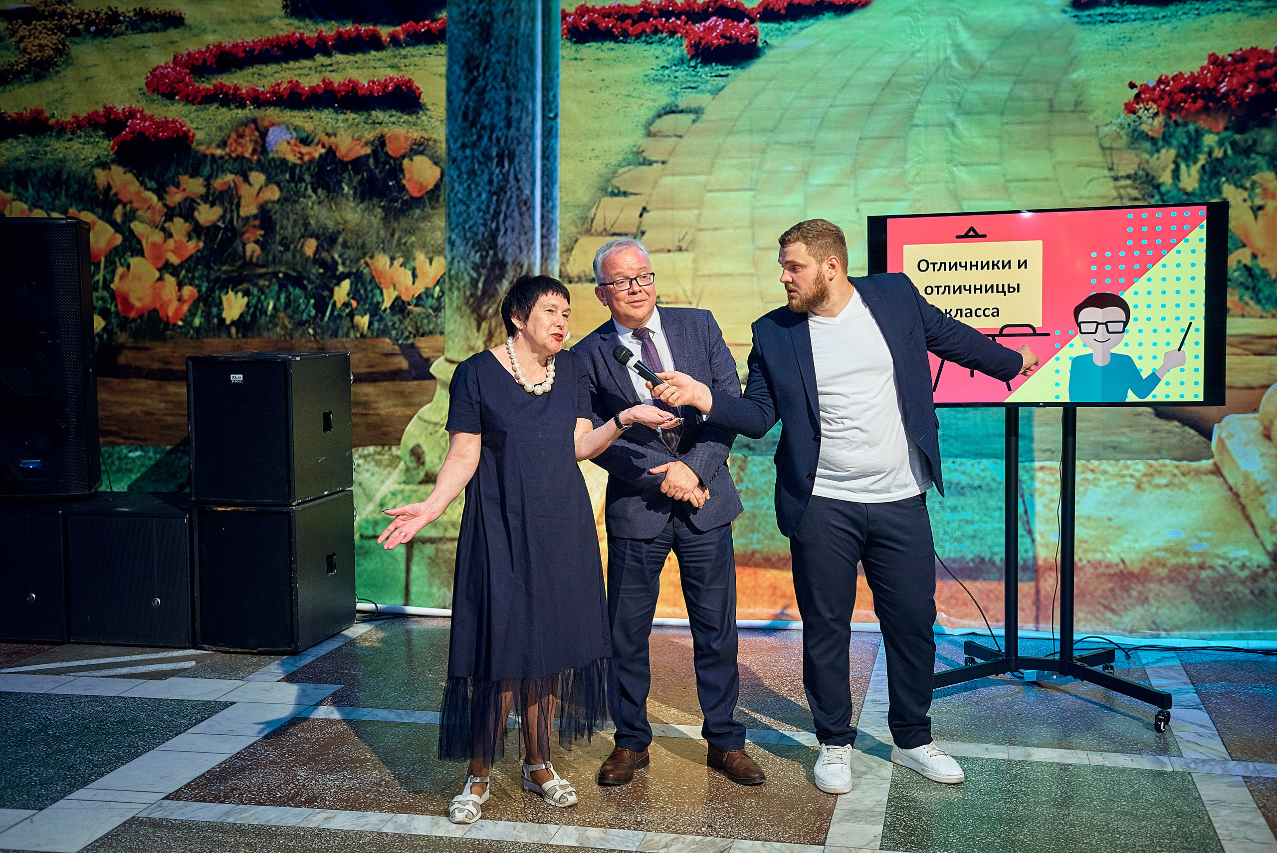 Выпускной 11 кл школа 100 2021 г. Семейный, свадебный, школьный фотограф в Железногорске Целуев Андрей