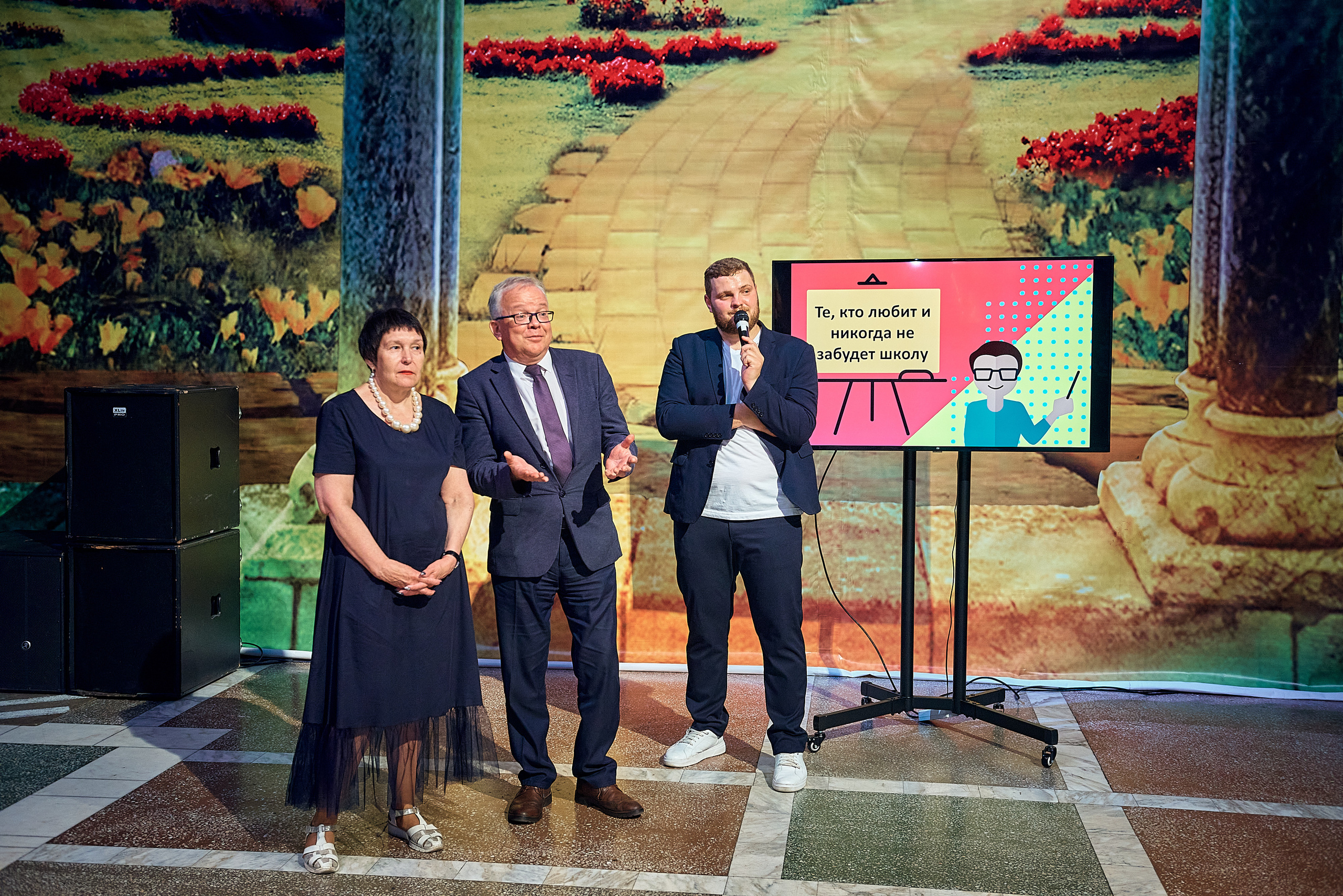 Выпускной 11 кл школа 100 2021 г. Семейный, свадебный, школьный фотограф в Железногорске Целуев Андрей