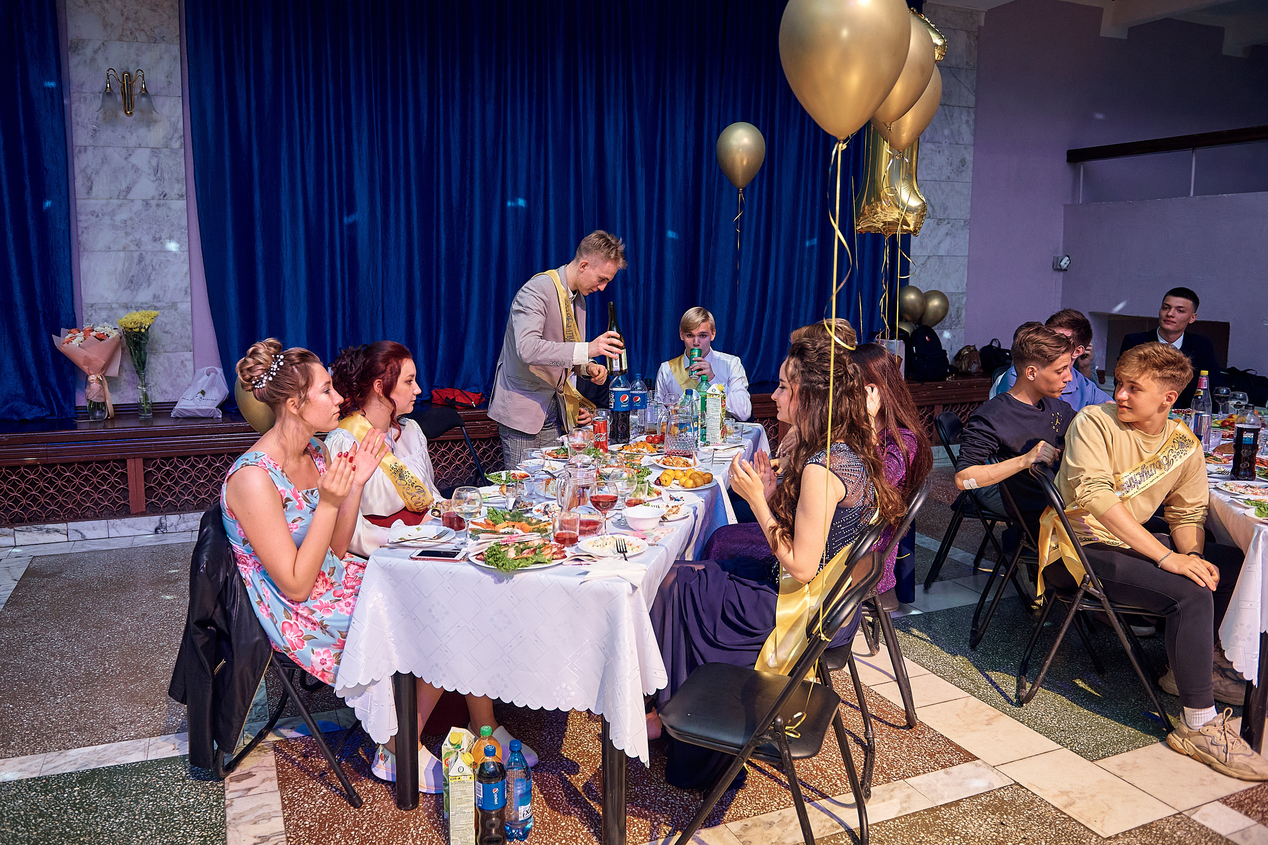 Выпускной 11 кл школа 100 2021 г. Семейный, свадебный, школьный фотограф в Железногорске Целуев Андрей