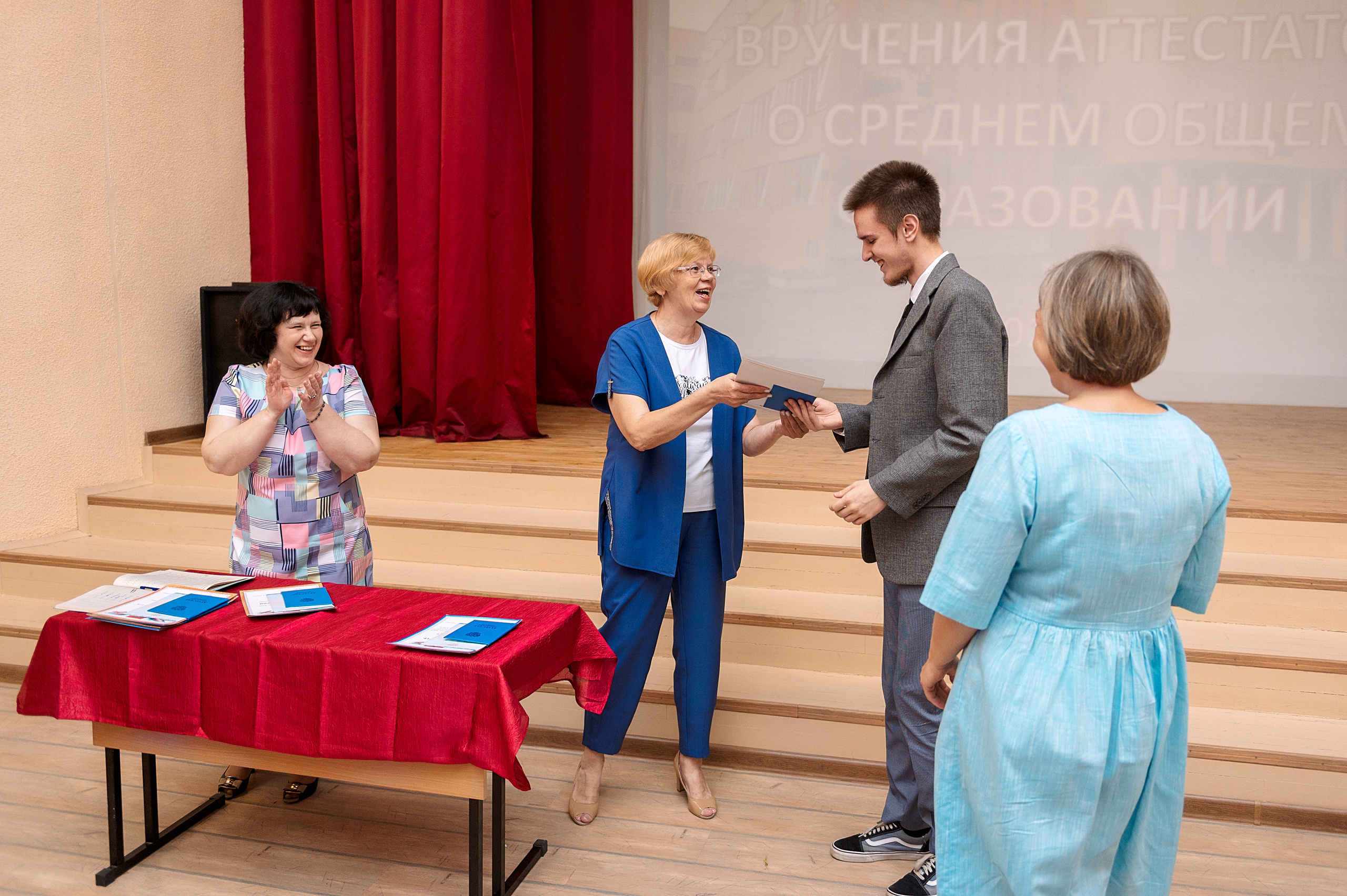 ВЫПУСКНОЙ 11А шк106. Семейный, свадебный, школьный фотограф в Железногорске Целуев Андрей