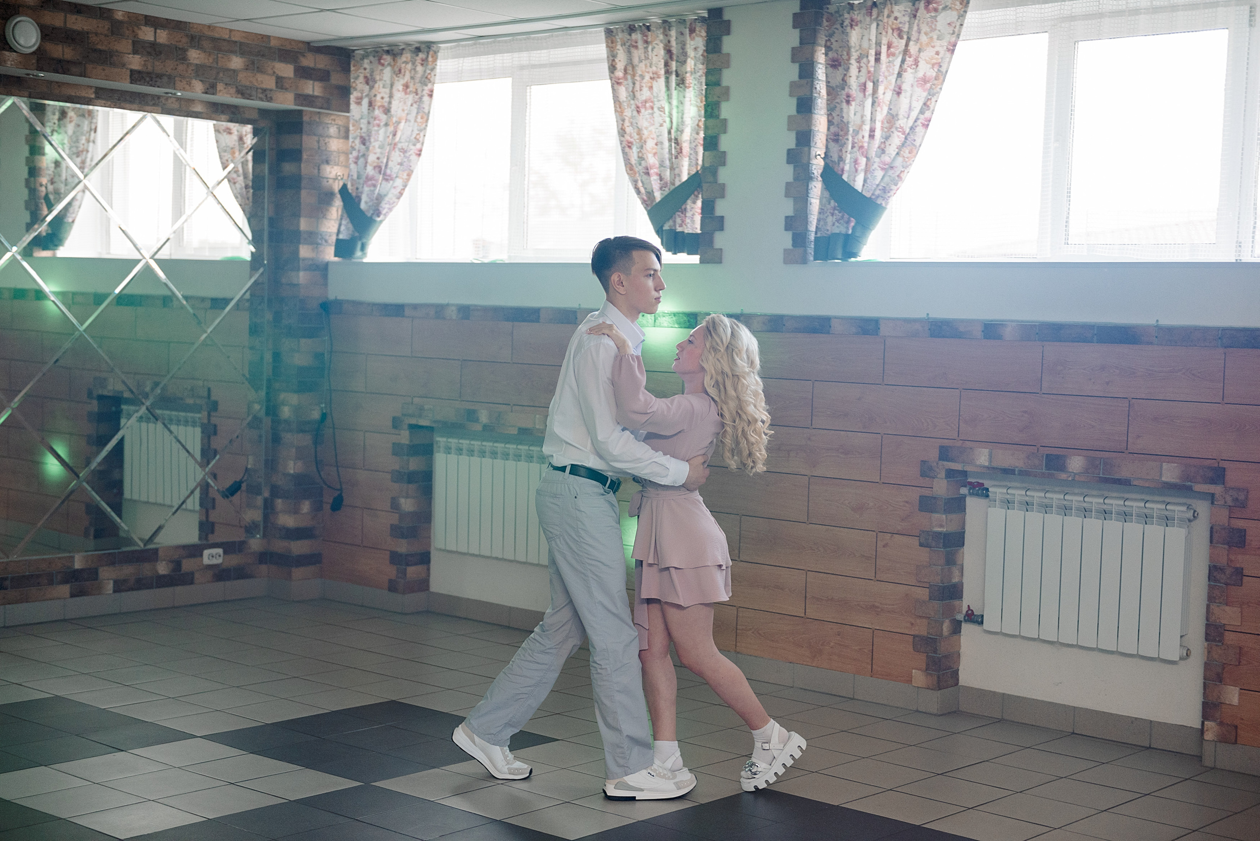 ВЫПУСКНОЙ 9кл. гимназия 91. Семейный, свадебный, школьный фотограф в Железногорске Целуев Андрей