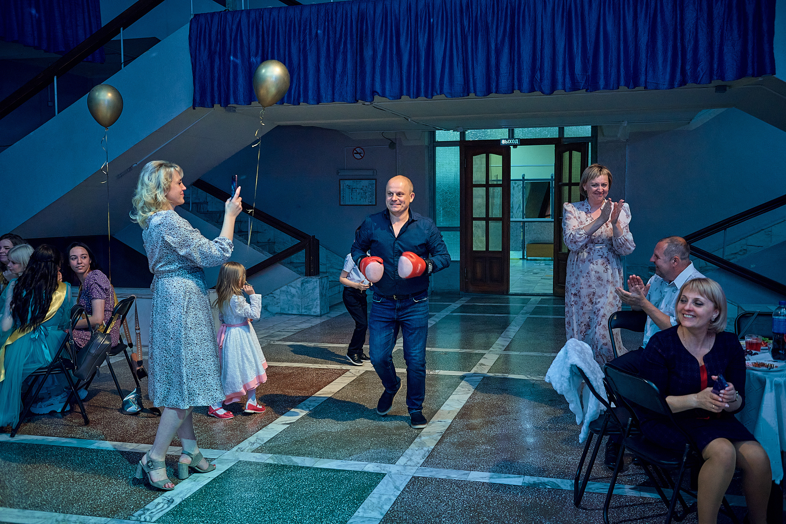 Выпускной 11 кл школа 100 2021 г. Семейный, свадебный, школьный фотограф в Железногорске Целуев Андрей