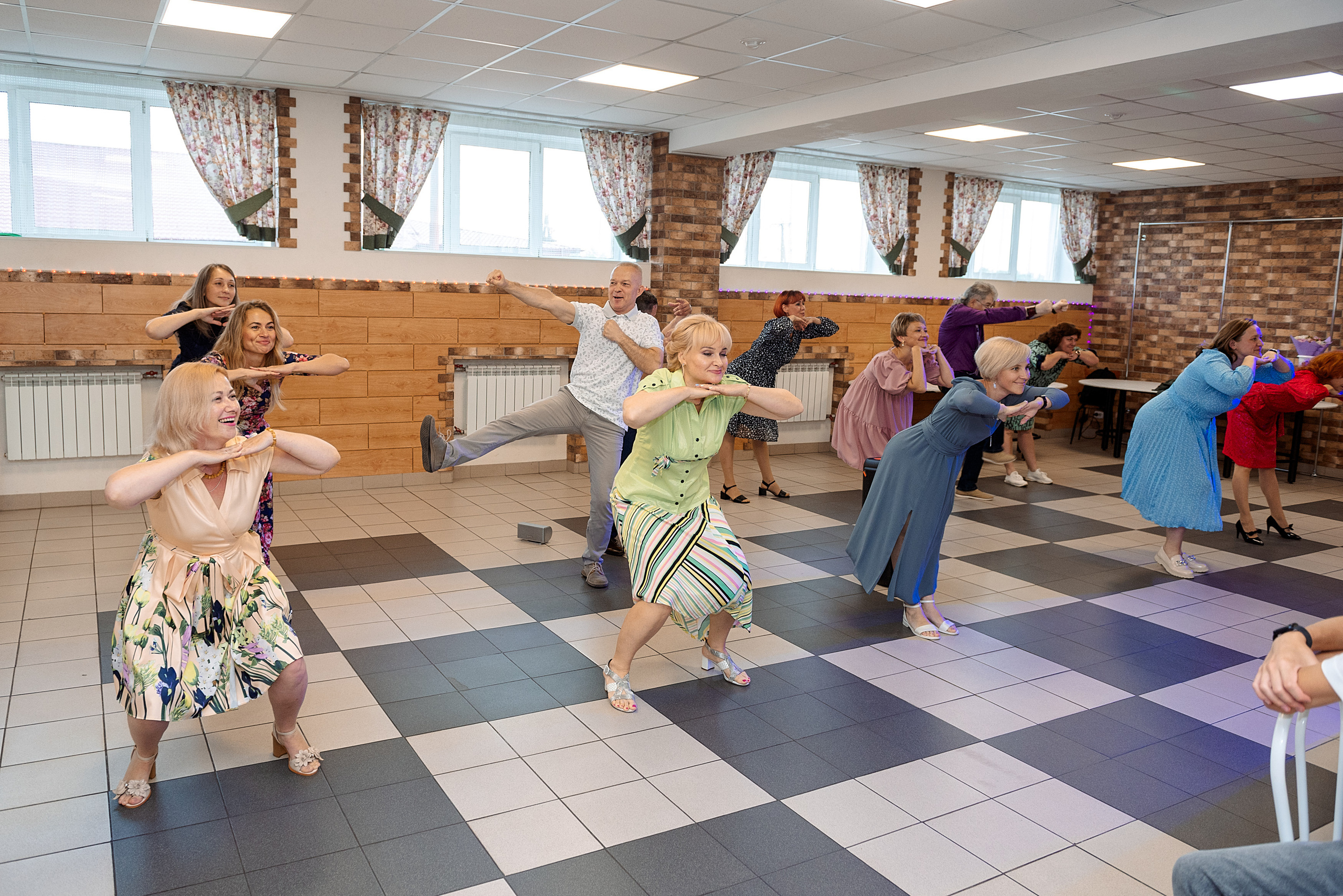 ВЫПУСКНОЙ 9кл. шк.106. Семейный, свадебный, школьный фотограф в Железногорске Целуев Андрей