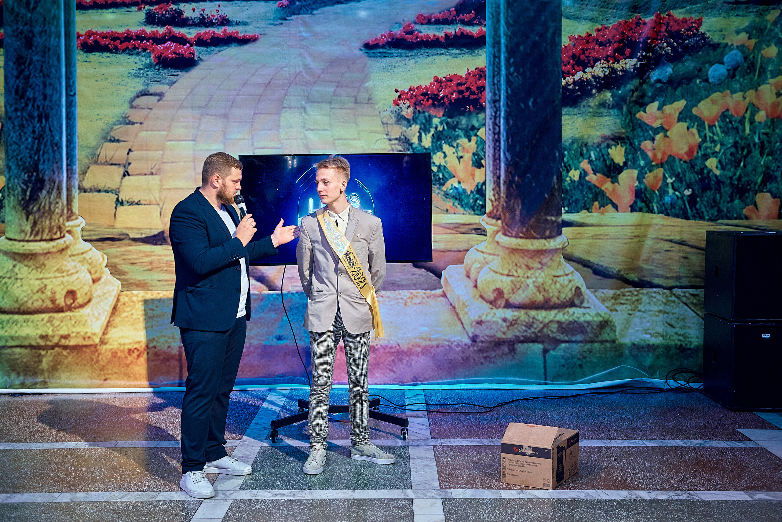 Выпускной 11 кл школа 100 2021 г. Семейный, свадебный, школьный фотограф в Железногорске Целуев Андрей