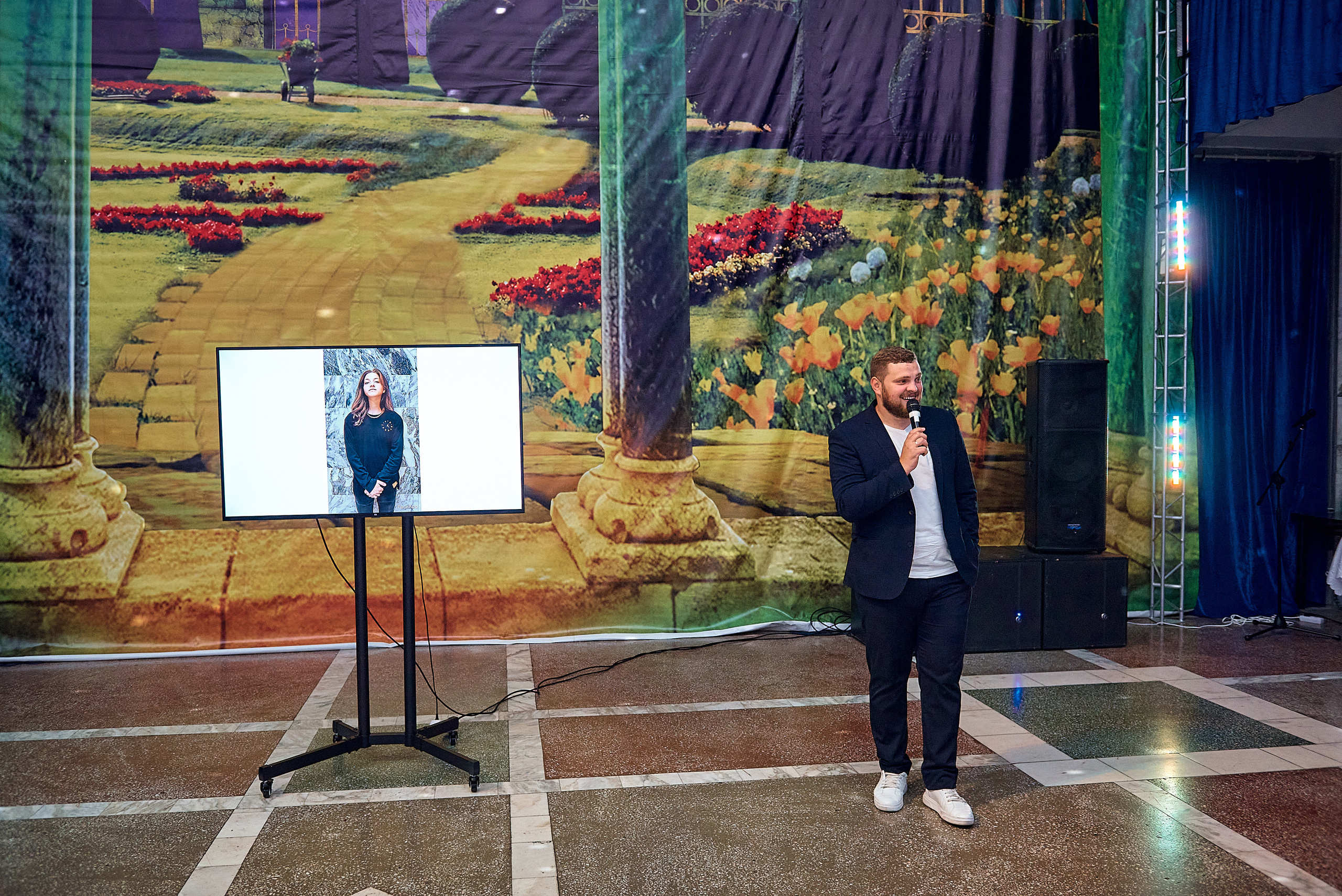 Выпускной 11 кл школа 100 2021 г. Семейный, свадебный, школьный фотограф в Железногорске Целуев Андрей