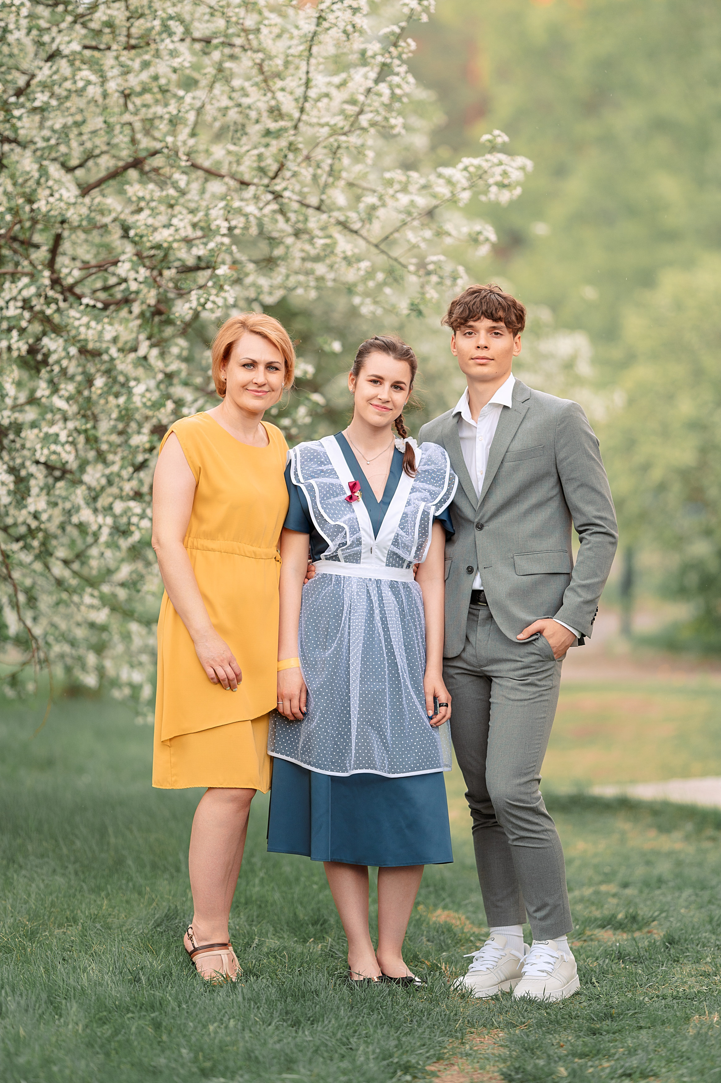 Последний звонок шк. 106 2022. Семейный, свадебный, школьный фотограф в Железногорске Целуев Андрей