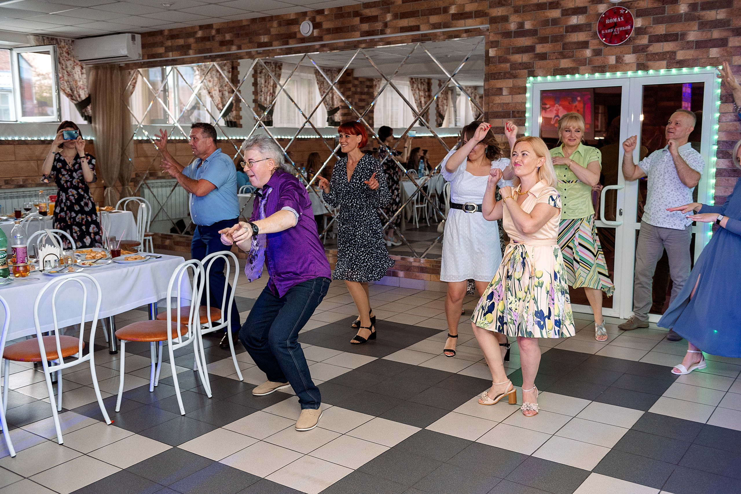 ВЫПУСКНОЙ 9кл. шк.106. Семейный, свадебный, школьный фотограф в Железногорске Целуев Андрей