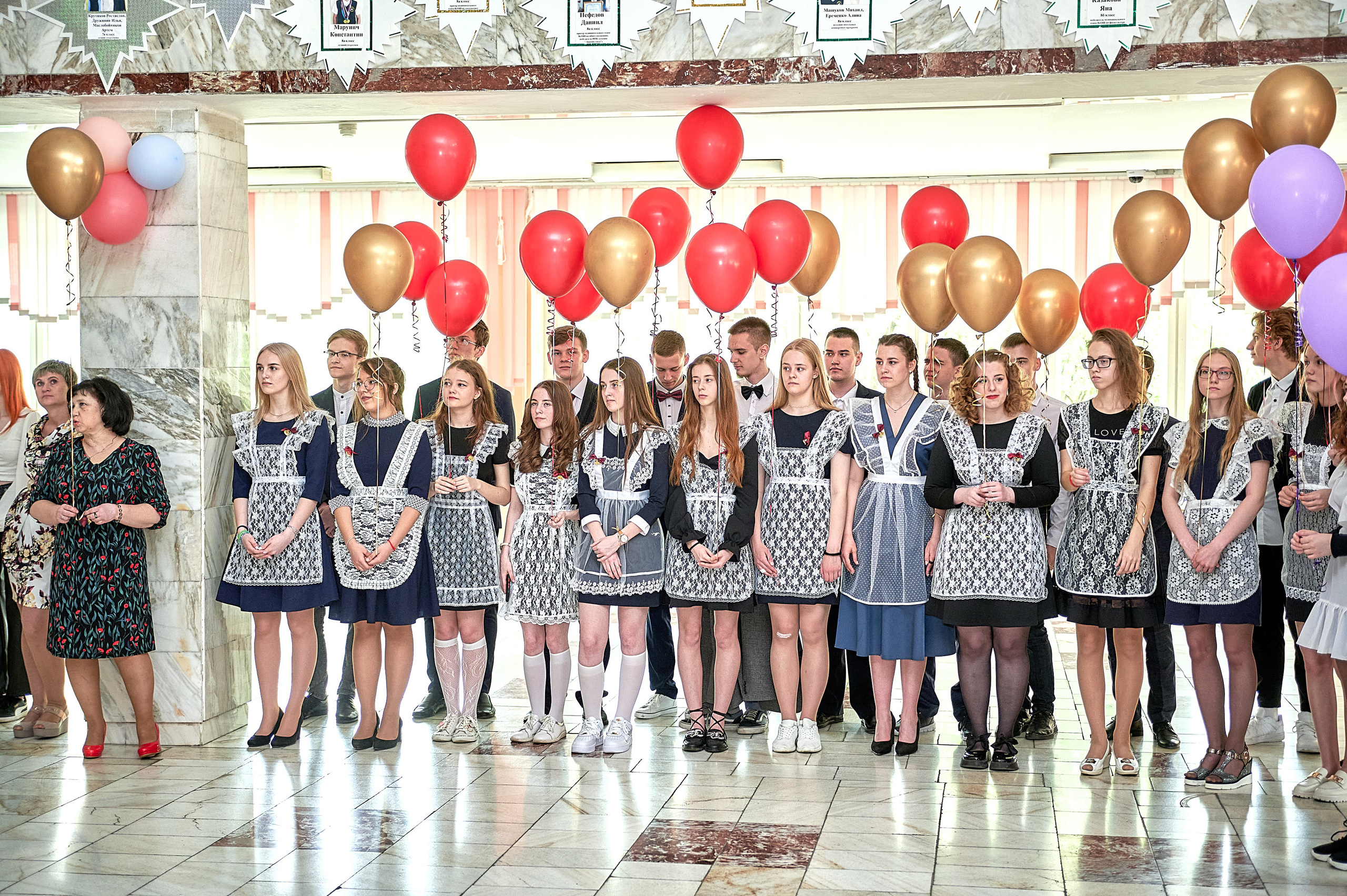 Последний звонок шк. 106 2022. Семейный, свадебный, школьный фотограф в Железногорске Целуев Андрей