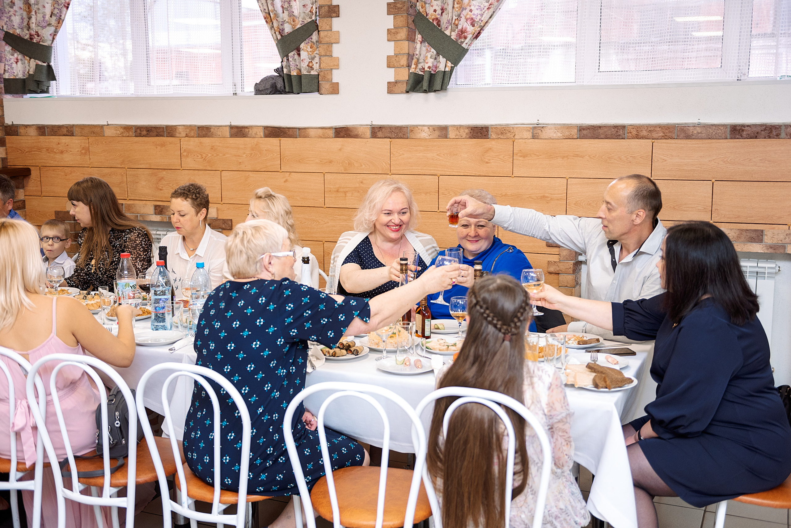 ВЫПУСКНОЙ 9кл. гимназия 91. Семейный, свадебный, школьный фотограф в Железногорске Целуев Андрей