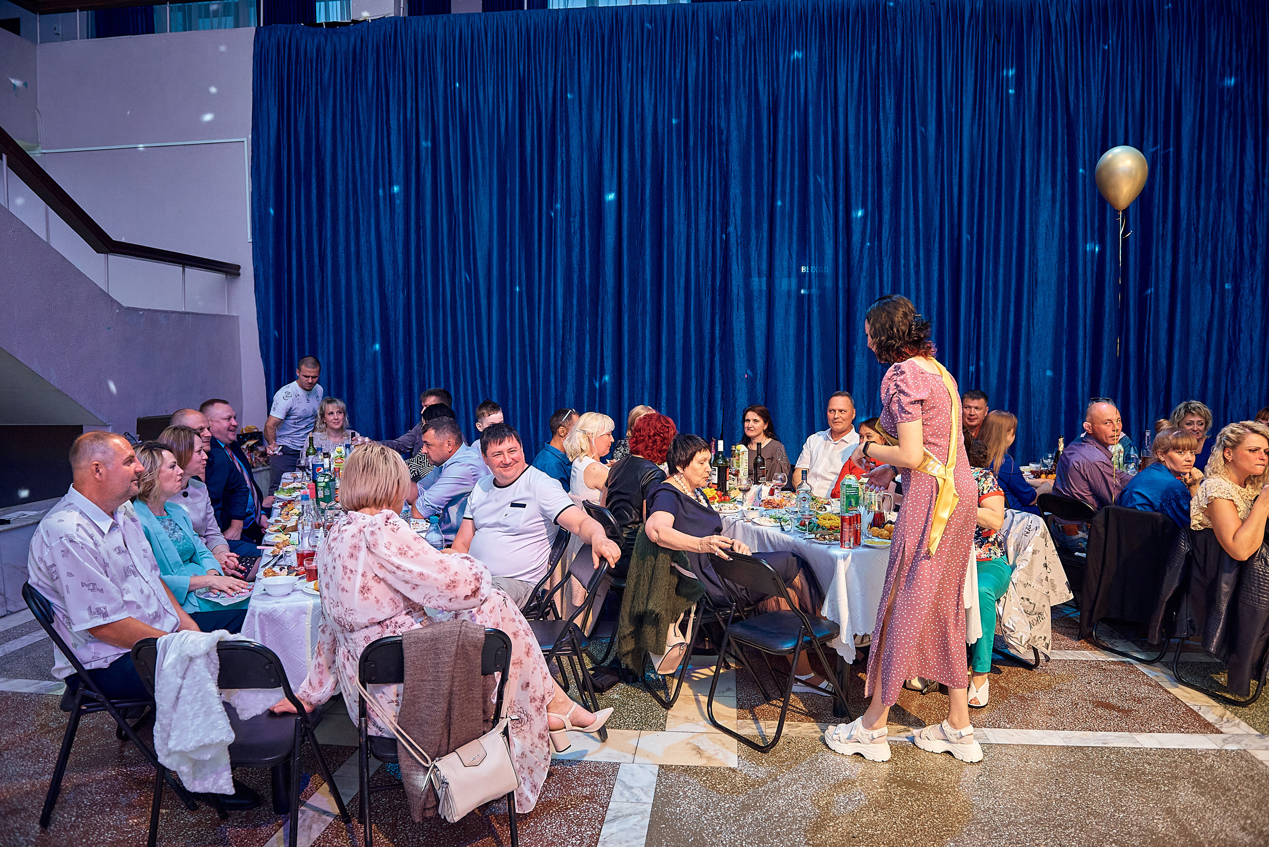 Выпускной 11 кл школа 100 2021 г. Семейный, свадебный, школьный фотограф в Железногорске Целуев Андрей