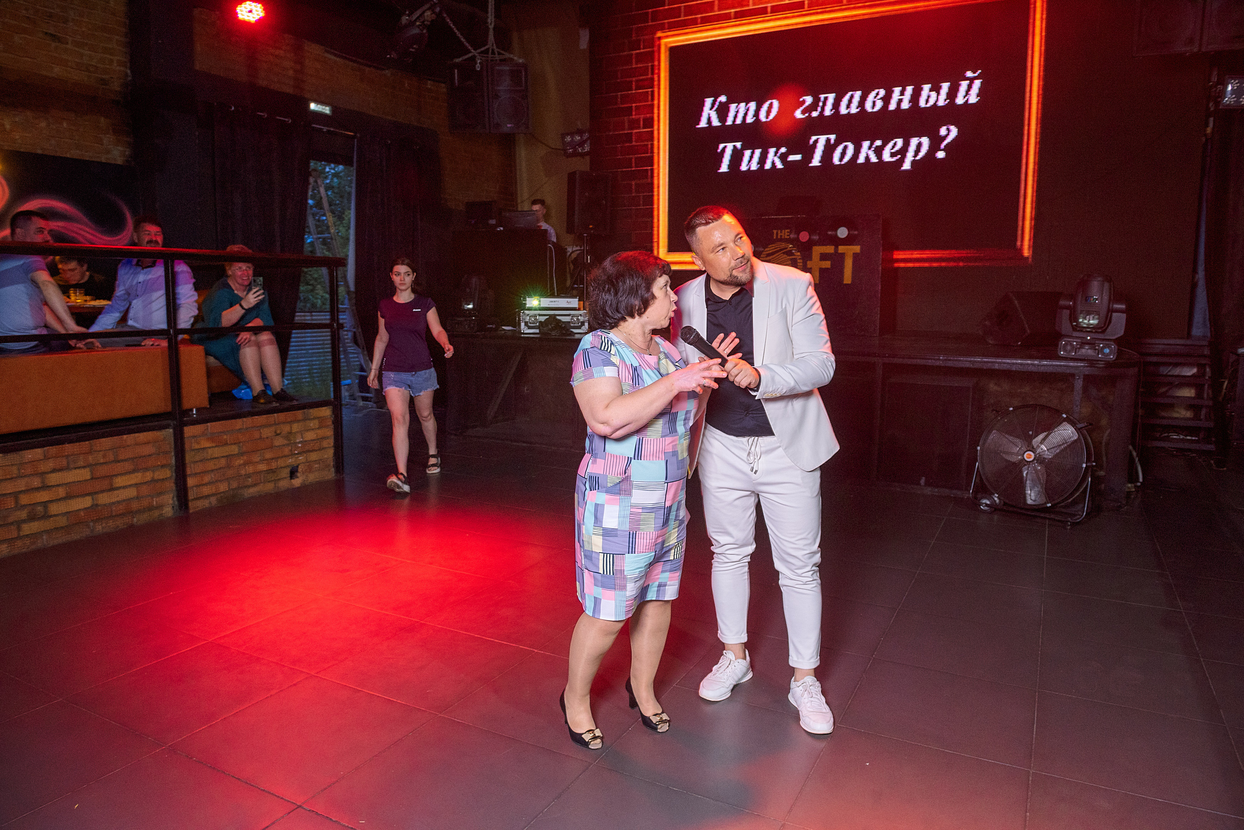 ВЫПУСКНОЙ 11А шк106. Семейный, свадебный, школьный фотограф в Железногорске Целуев Андрей