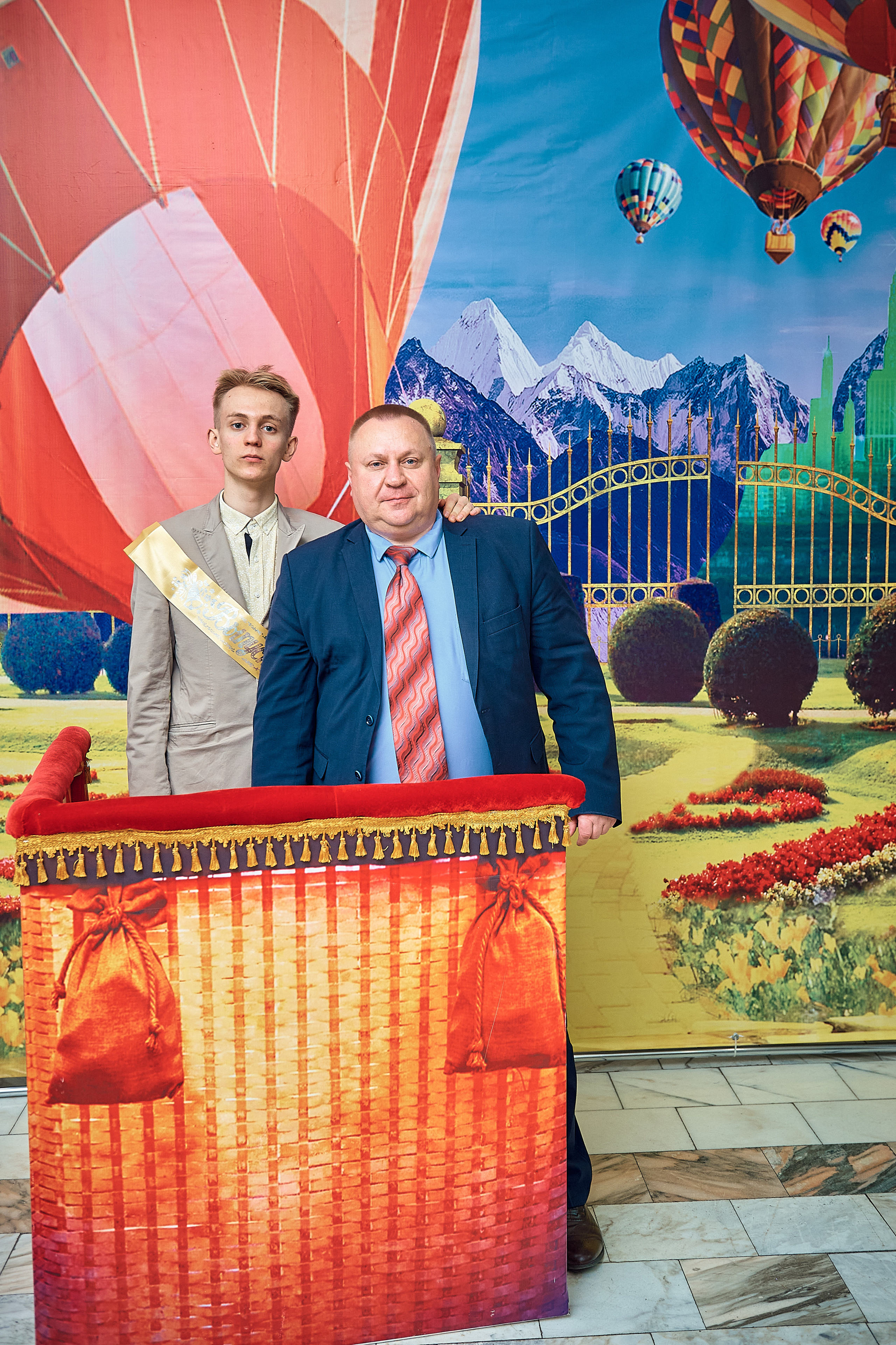 Выпускной 11 кл школа 100 2021 г. Семейный, свадебный, школьный фотограф в Железногорске Целуев Андрей