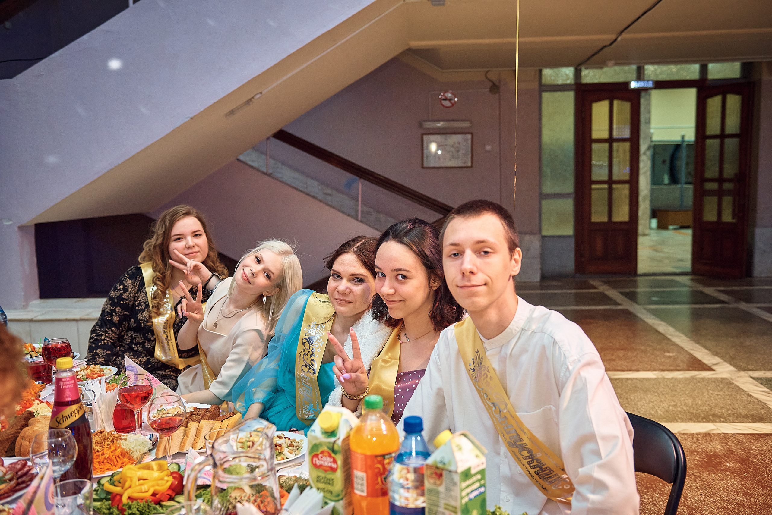 Выпускной 11 кл школа 100 2021 г. Семейный, свадебный, школьный фотограф в Железногорске Целуев Андрей