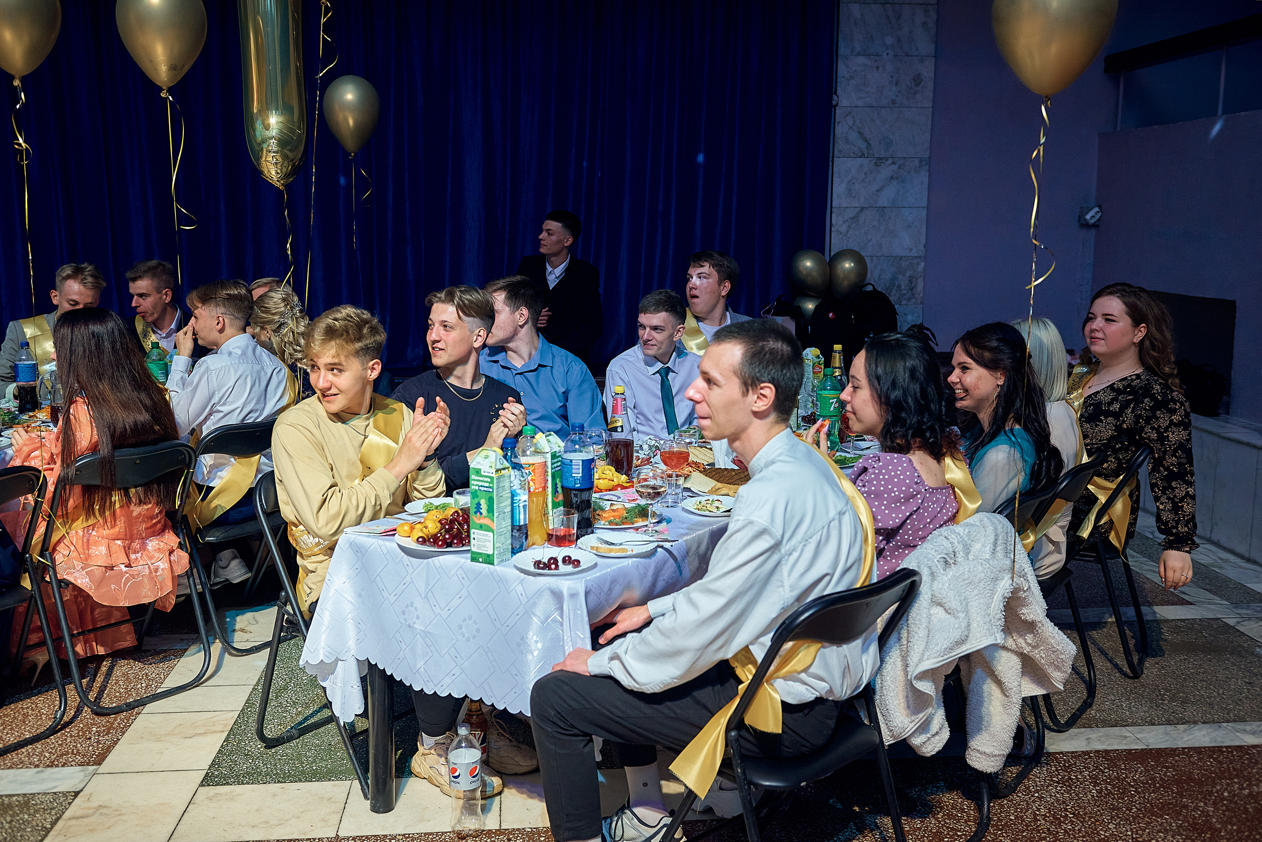 Выпускной 11 кл школа 100 2021 г. Семейный, свадебный, школьный фотограф в Железногорске Целуев Андрей