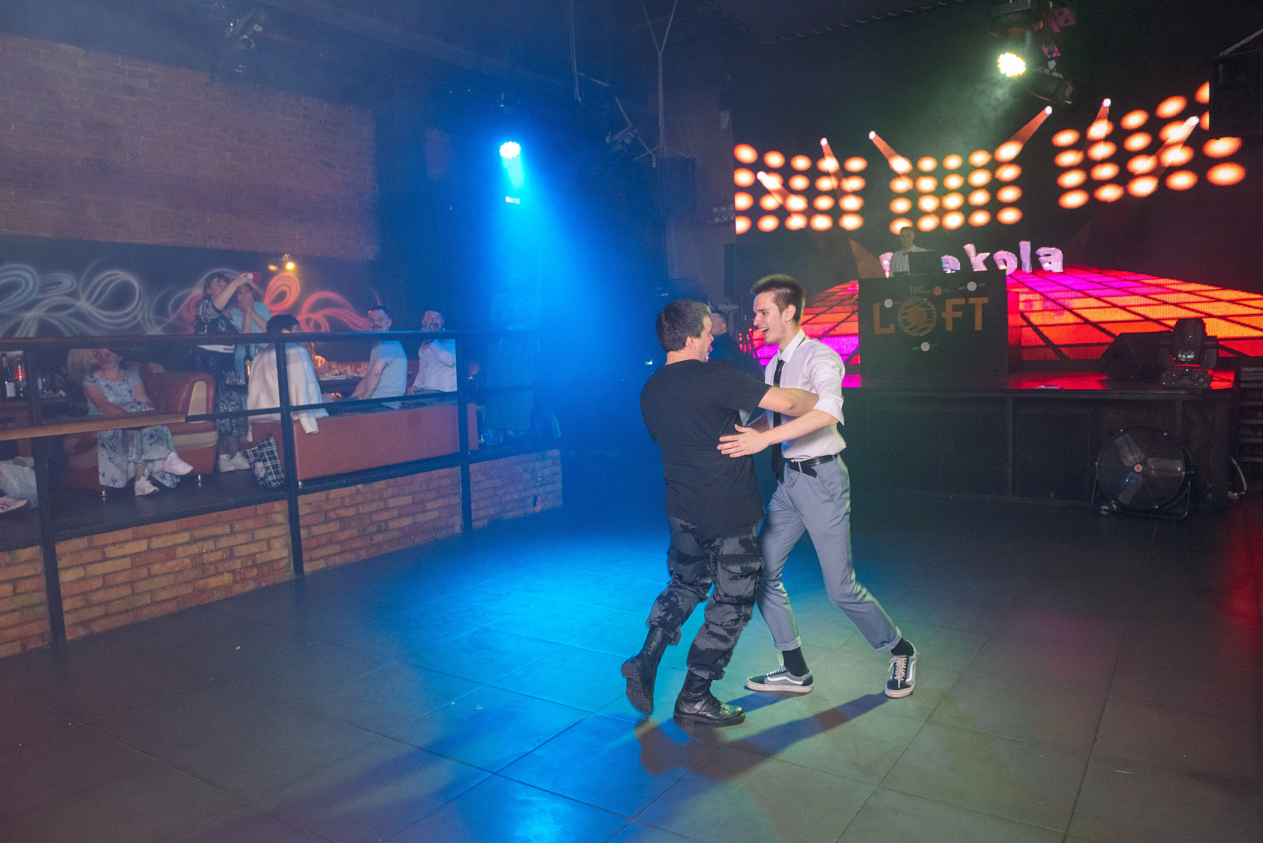 ВЫПУСКНОЙ 11А шк106. Семейный, свадебный, школьный фотограф в Железногорске Целуев Андрей