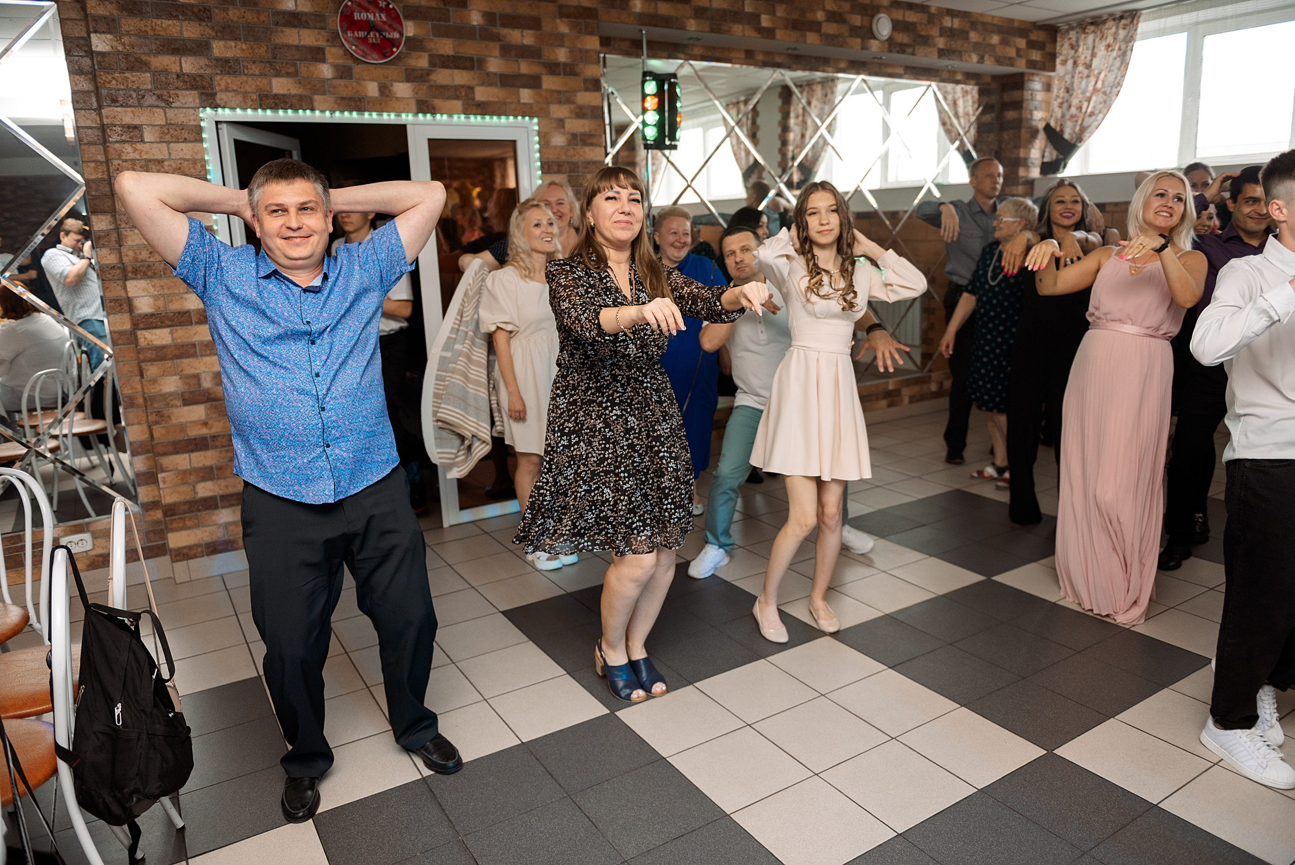 ВЫПУСКНОЙ 9кл. гимназия 91. Семейный, свадебный, школьный фотограф в Железногорске Целуев Андрей