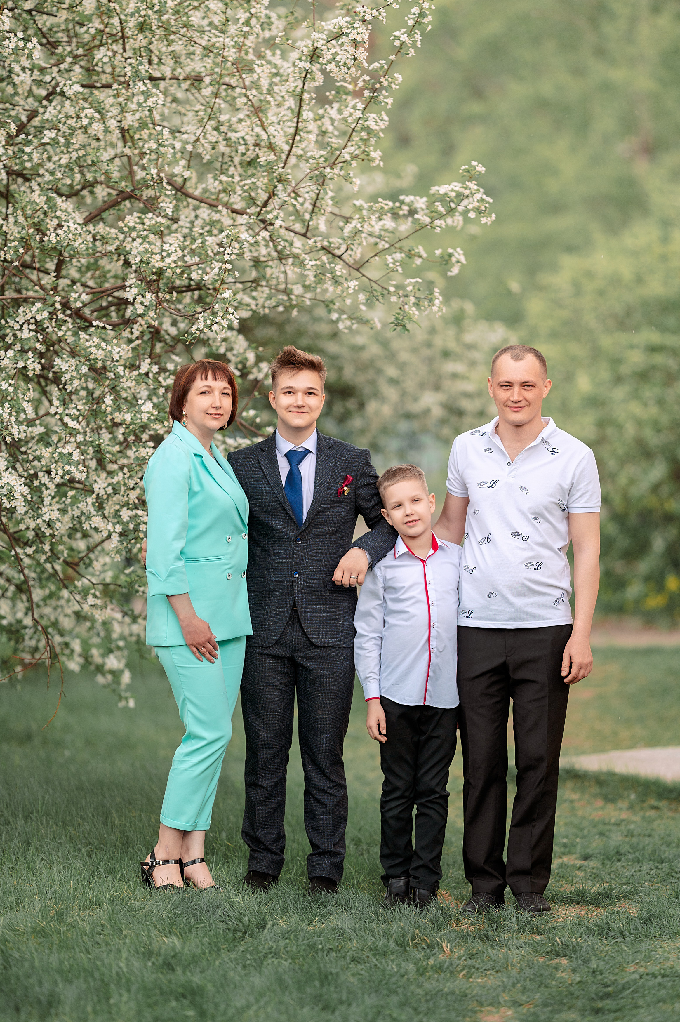 Последний звонок шк. 106 2022. Семейный, свадебный, школьный фотограф в Железногорске Целуев Андрей
