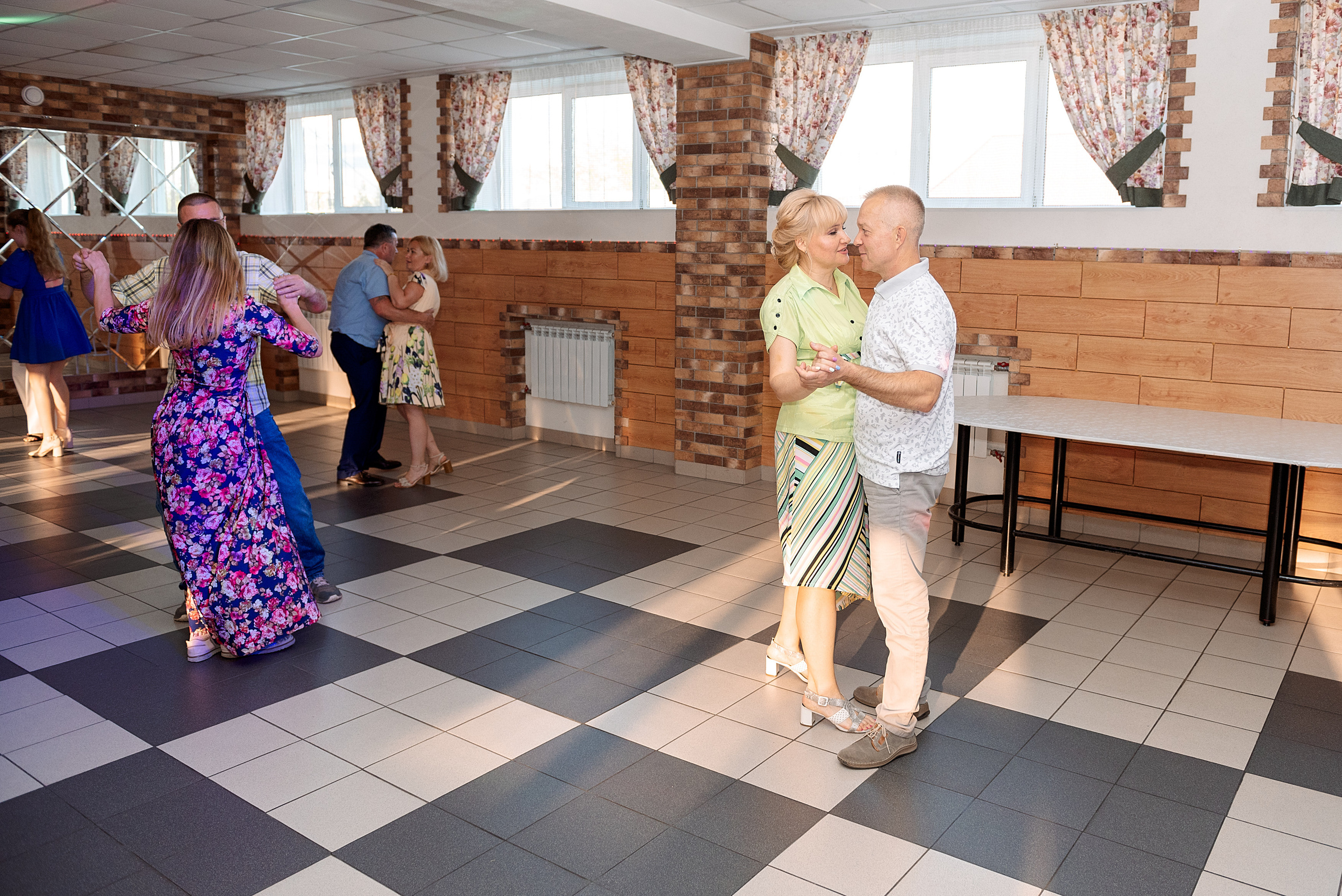 ВЫПУСКНОЙ 9кл. шк.106. Семейный, свадебный, школьный фотограф в Железногорске Целуев Андрей