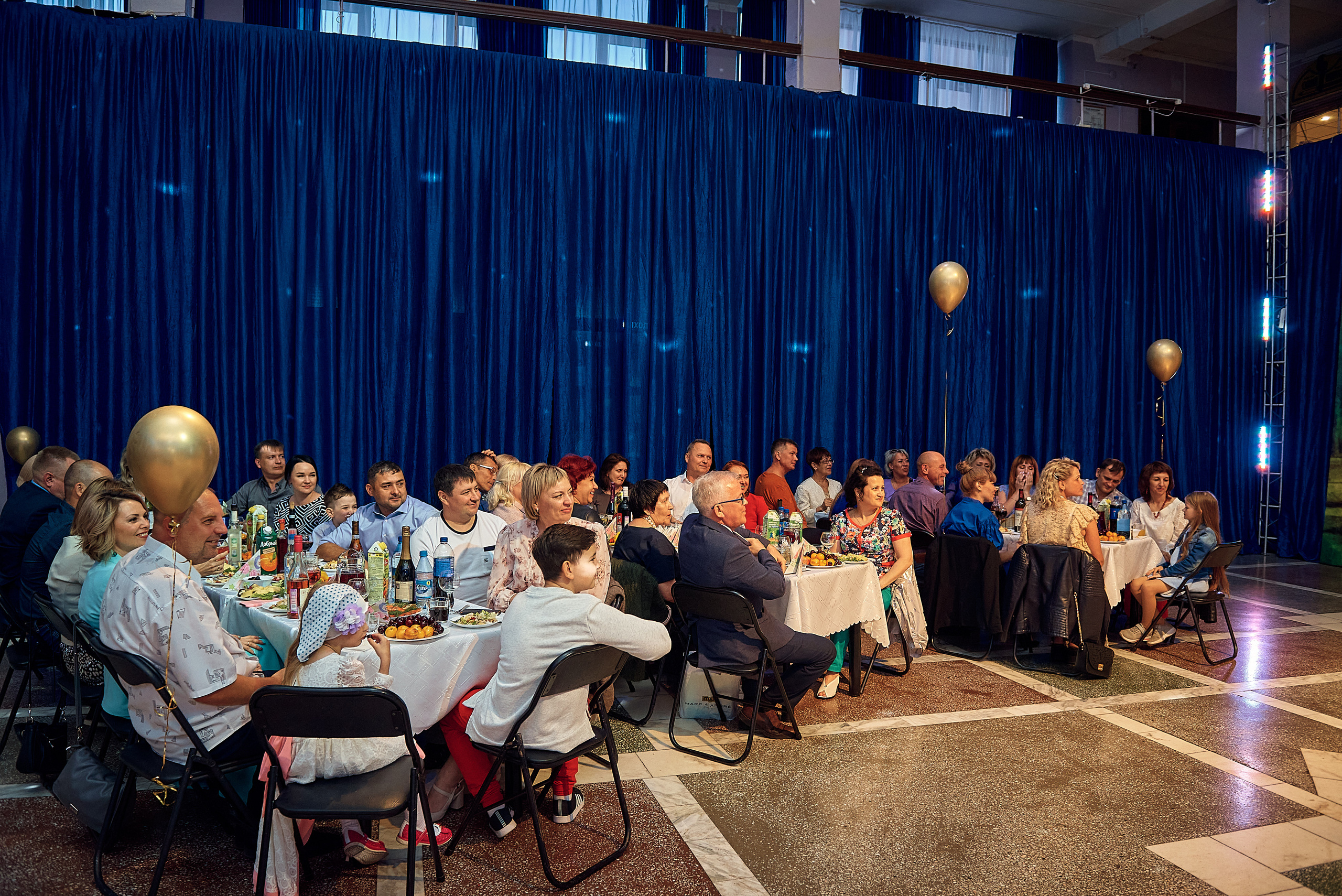 Выпускной 11 кл школа 100 2021 г. Семейный, свадебный, школьный фотограф в Железногорске Целуев Андрей
