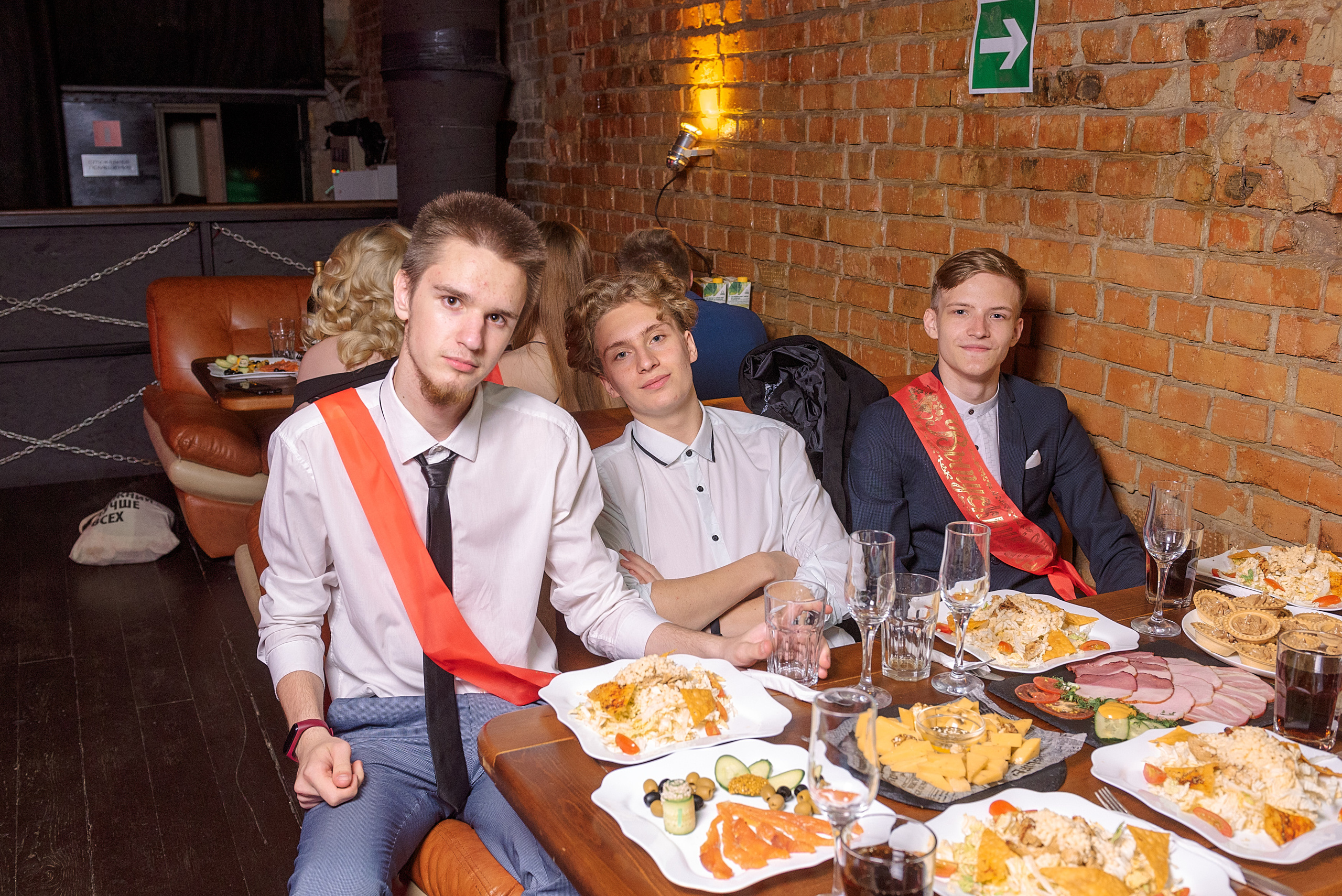 ВЫПУСКНОЙ 11А шк106. Семейный, свадебный, школьный фотограф в Железногорске Целуев Андрей